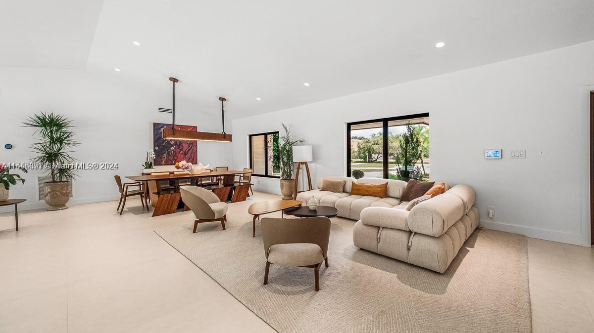 LAUREL OAKS EAST - Residential