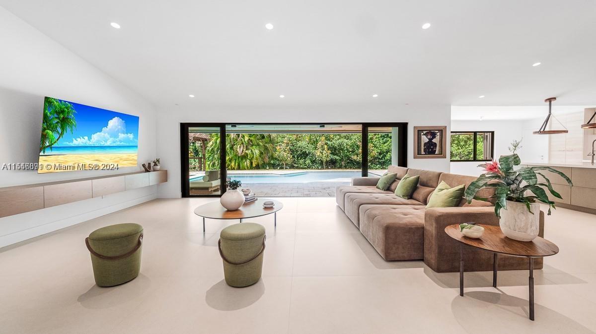 LAUREL OAKS EAST - Residential