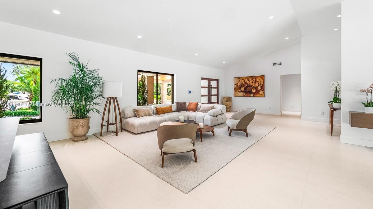 LAUREL OAKS EAST - Residential