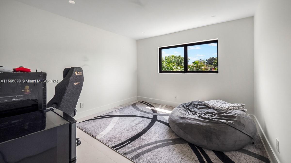 LAUREL OAKS EAST - Residential