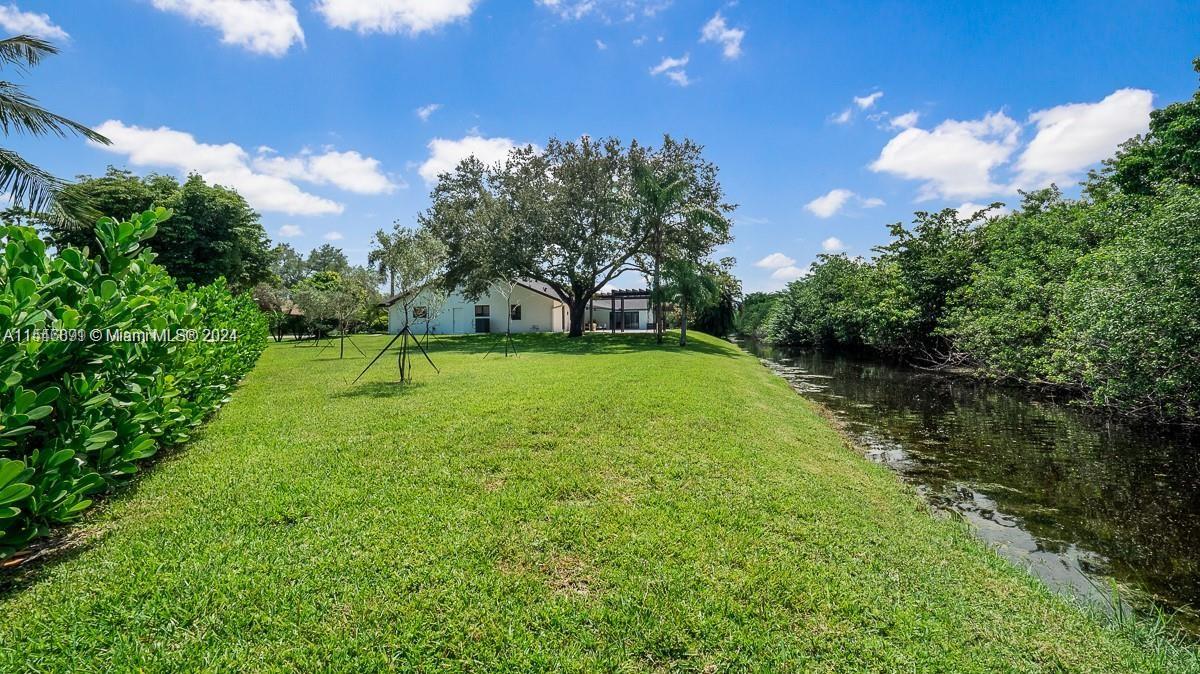 LAUREL OAKS EAST - Residential