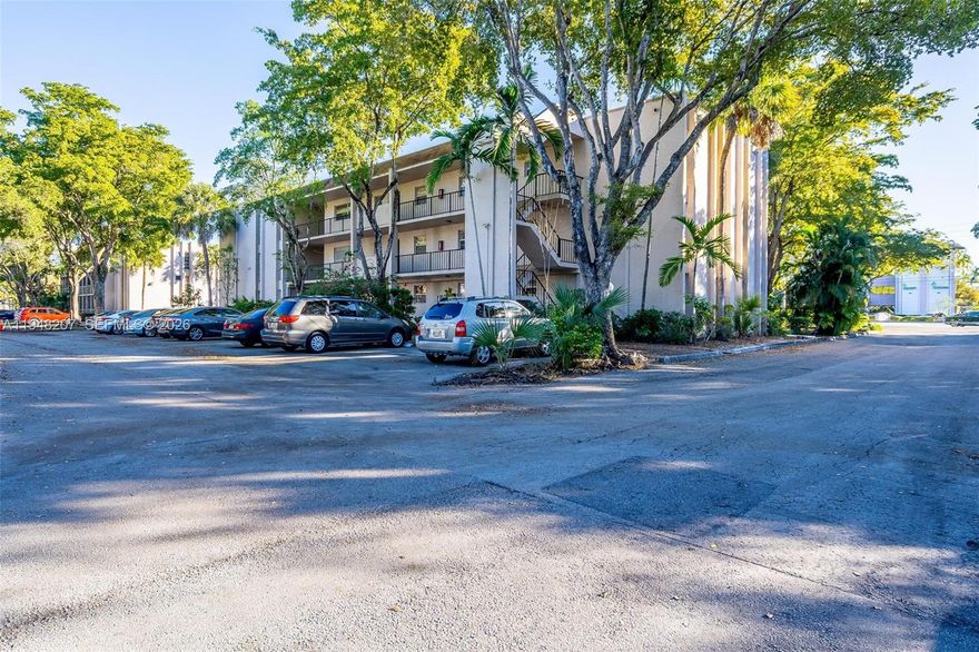 Updated 2/2, top floor, bright, open concept features includes marble like tile flooring throughout, stainless steel appliances, Nest thermostat, smart locks, with a washer/dryer.   Large comfortable bedrooms, Master Suite has walk in closet, private master bath, Second bathroom includes a full tub.  The condo includes one assigned parking space with ample guest parking for family and friends.  Pool on the property, Pets allowed, Move in Ready.  Great location, located in the heart of Midtown Plantation, prime location close to Publix, shopping, and dining. Don’t Miss Out!