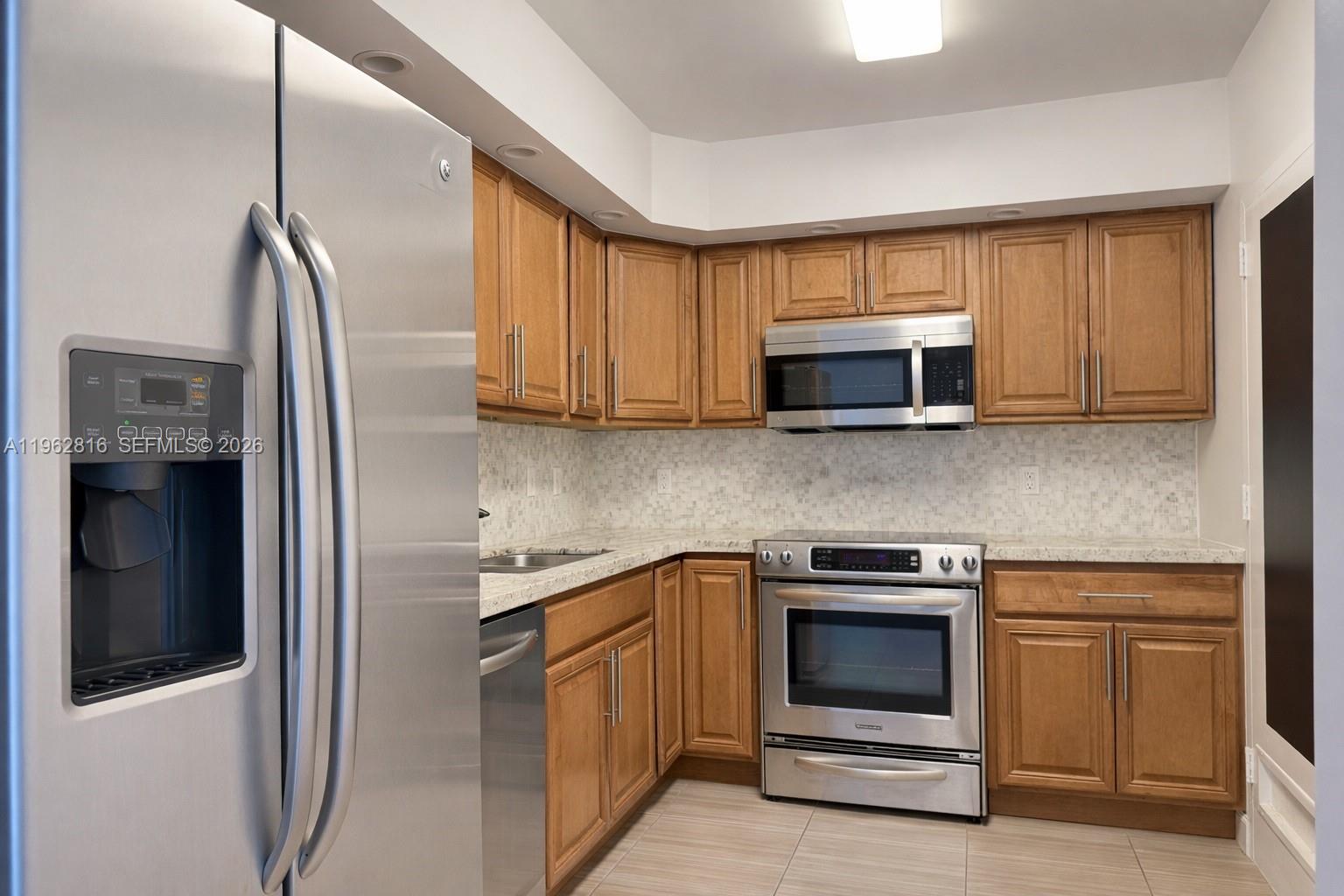 400 Kings Point Dr 224