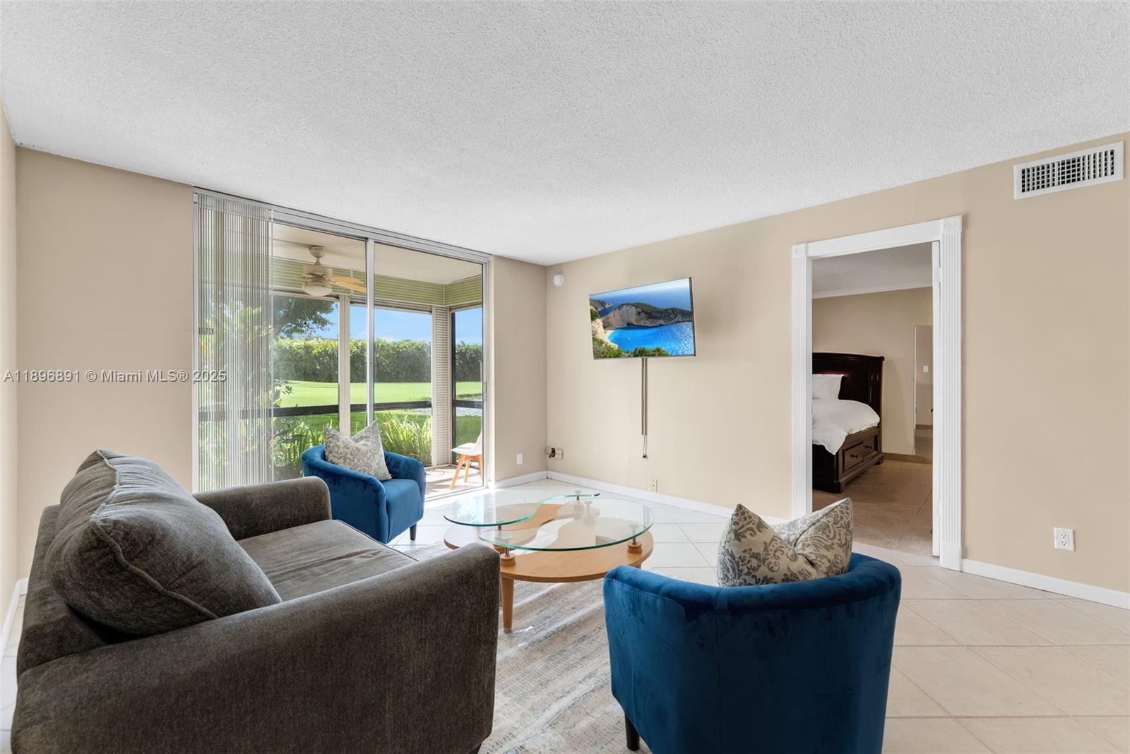 HOLLYBROOK GOLF AND - Residential Lease