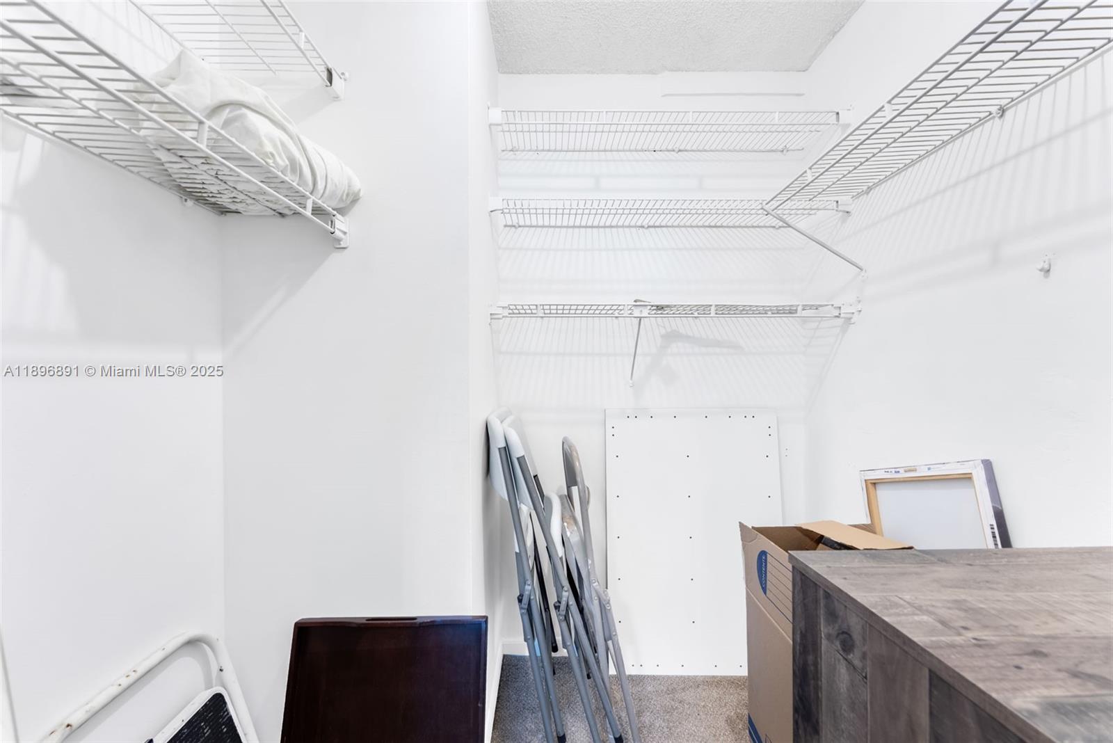 HOLLYBROOK GOLF AND - Residential Lease