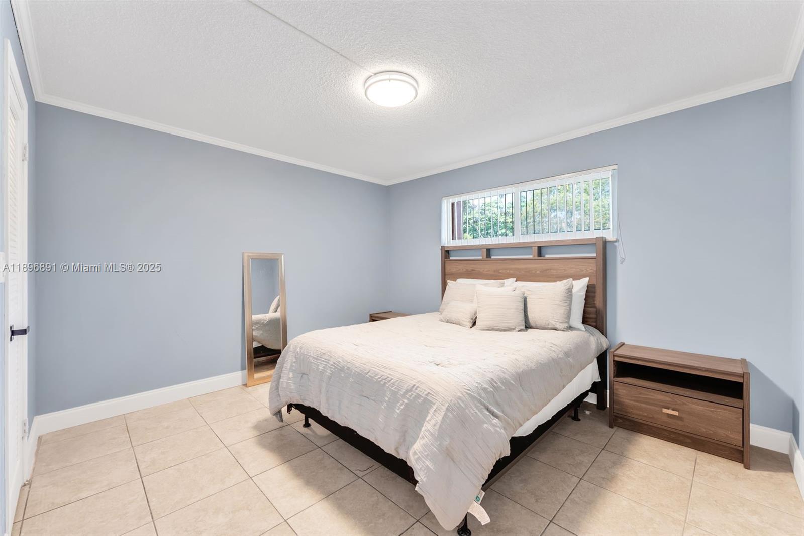 HOLLYBROOK GOLF AND - Residential Lease