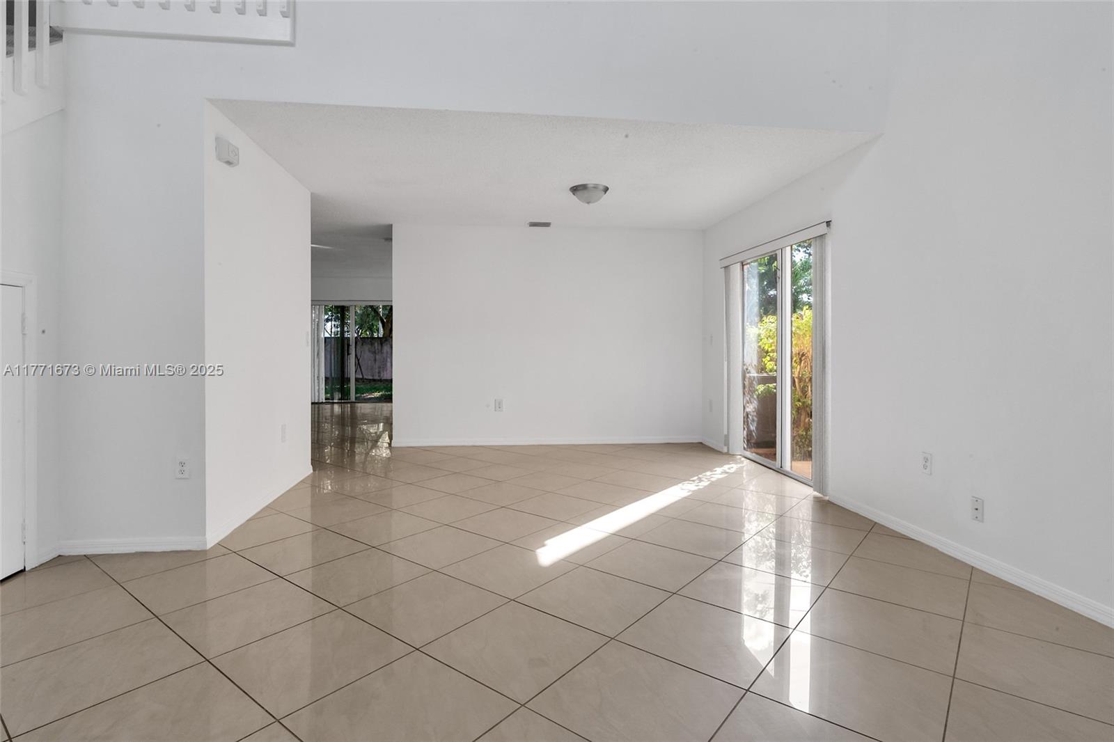 106 Gables Blvd