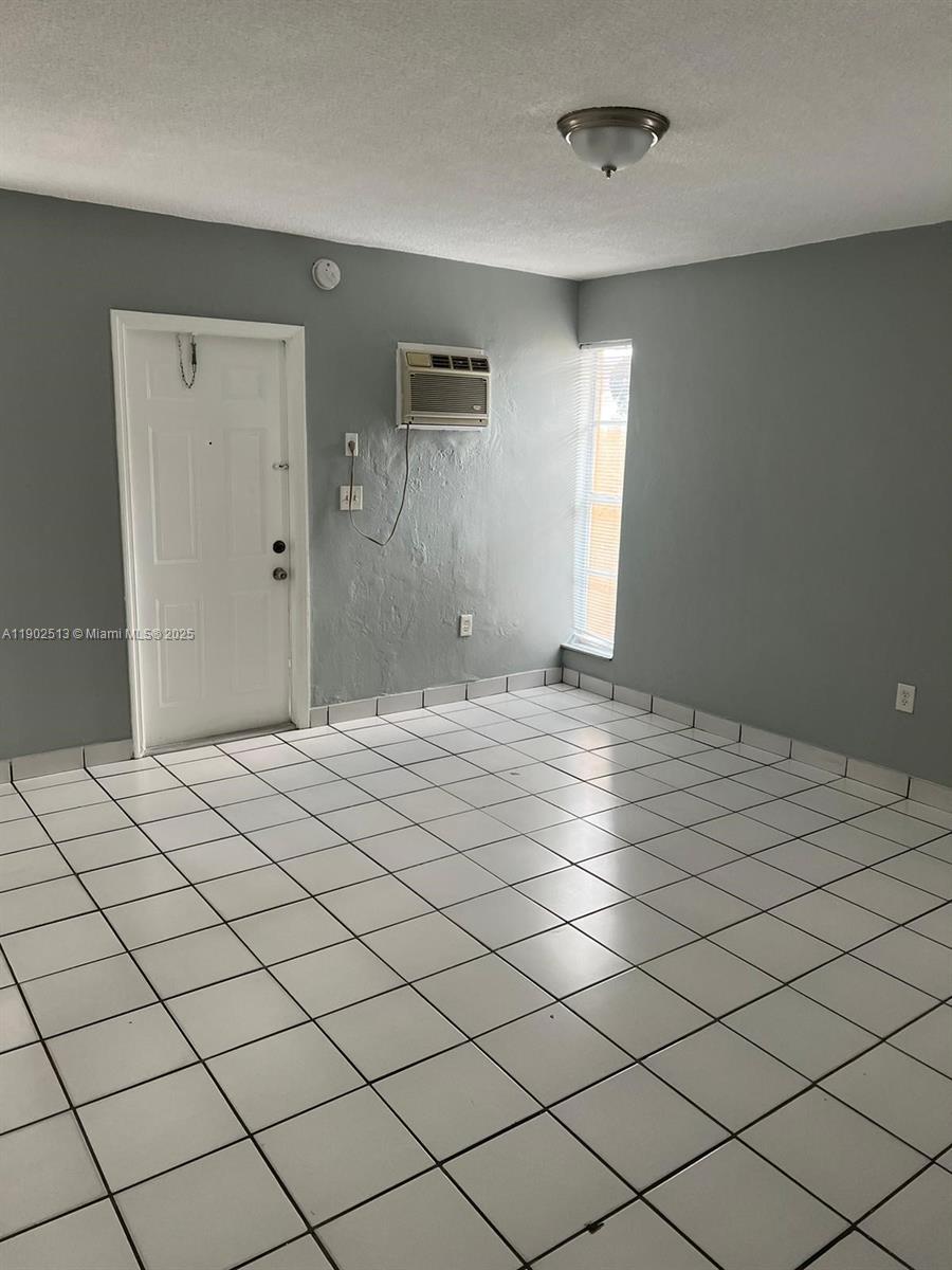 HIALEAH 1ST ADDN AMD - Residential Lease