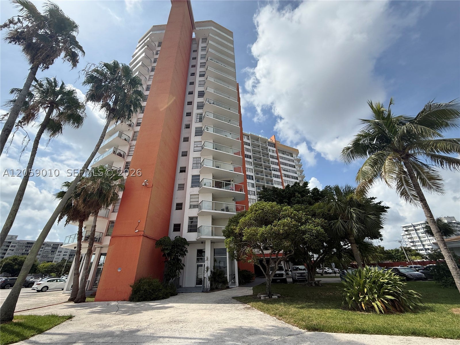 1351 NE Miami Gardens Dr 1215E