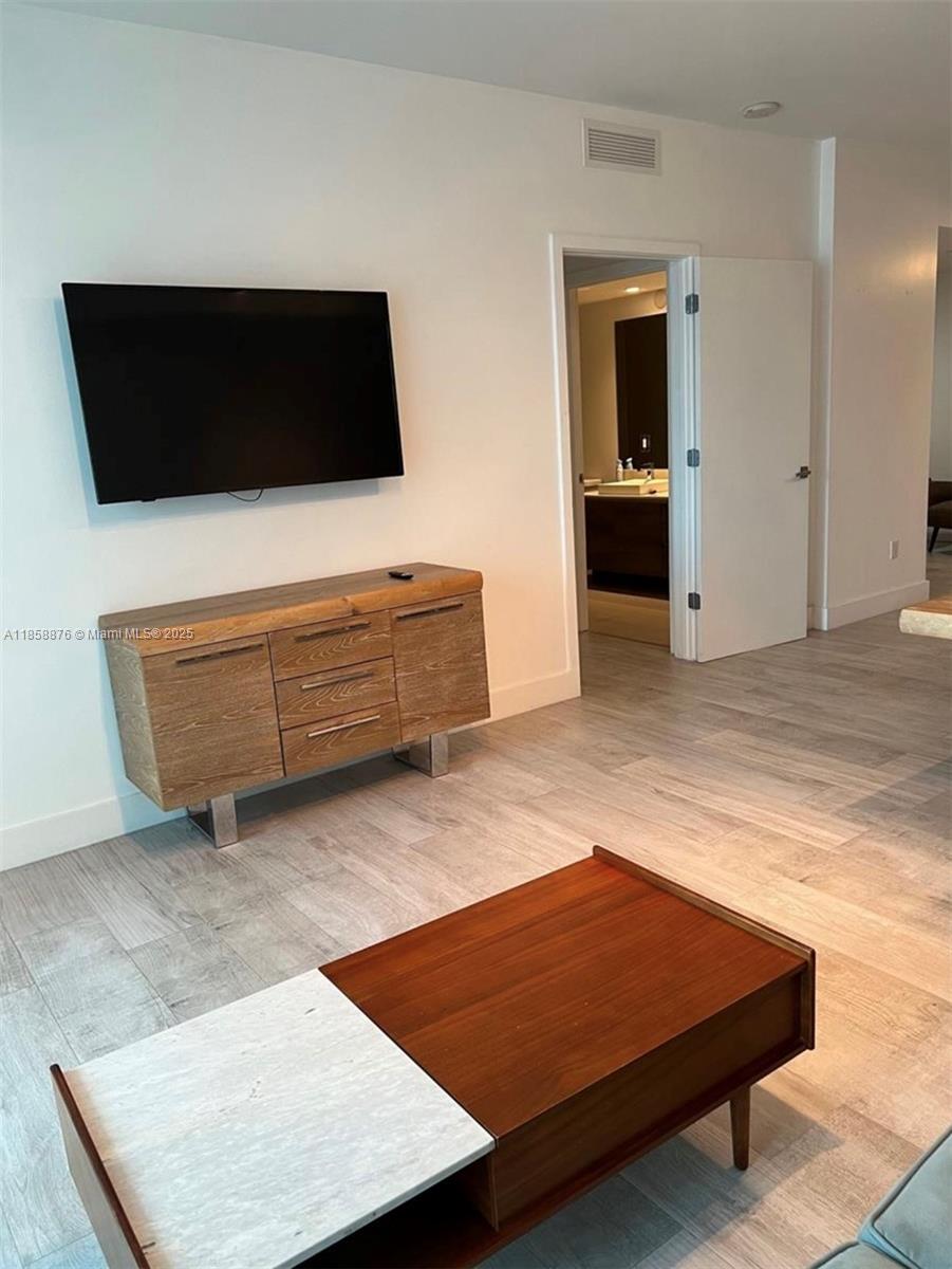 1080 Brickell Ave 2602