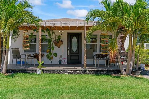 4417 SW 52nd St Dania Beach FL 33314