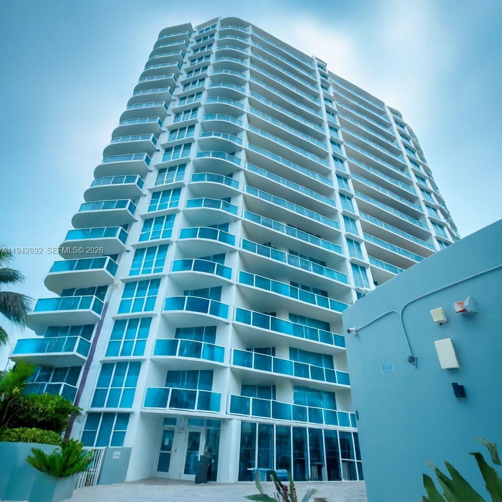 THE BRIDGEWATER CONDO - Residential