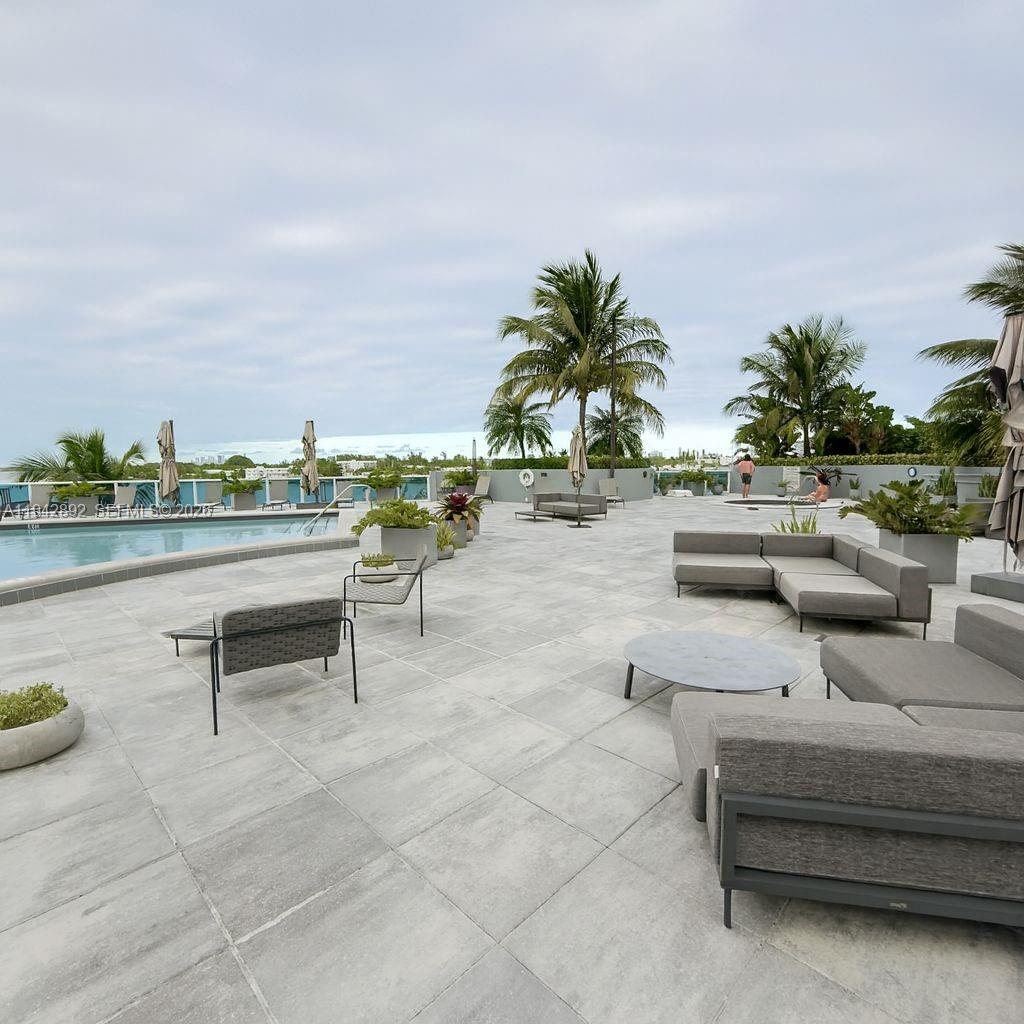 THE BRIDGEWATER CONDO - Residential