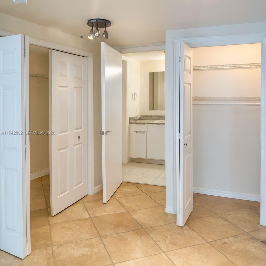 THE BRIDGEWATER CONDO - Residential