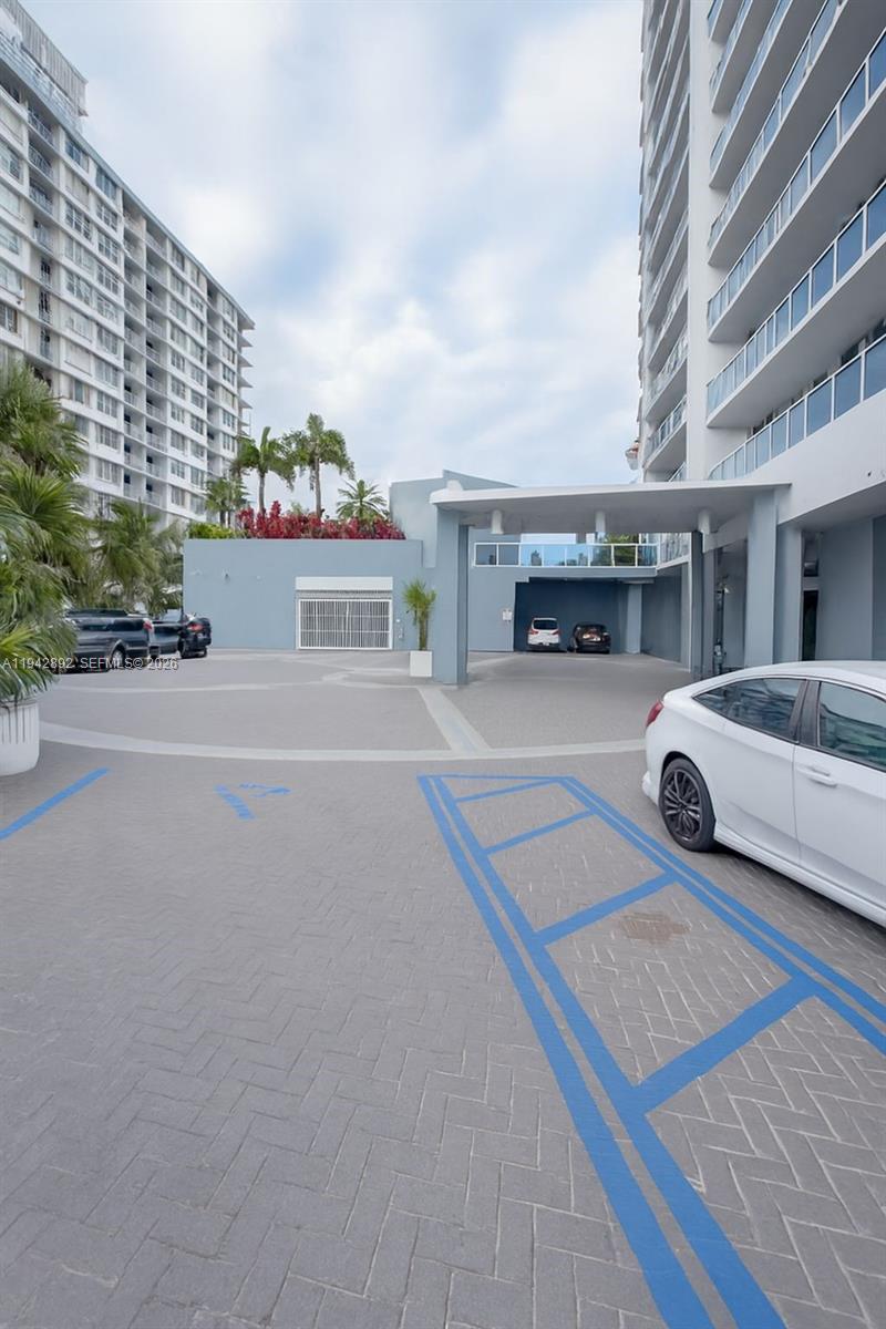 THE BRIDGEWATER CONDO - Residential