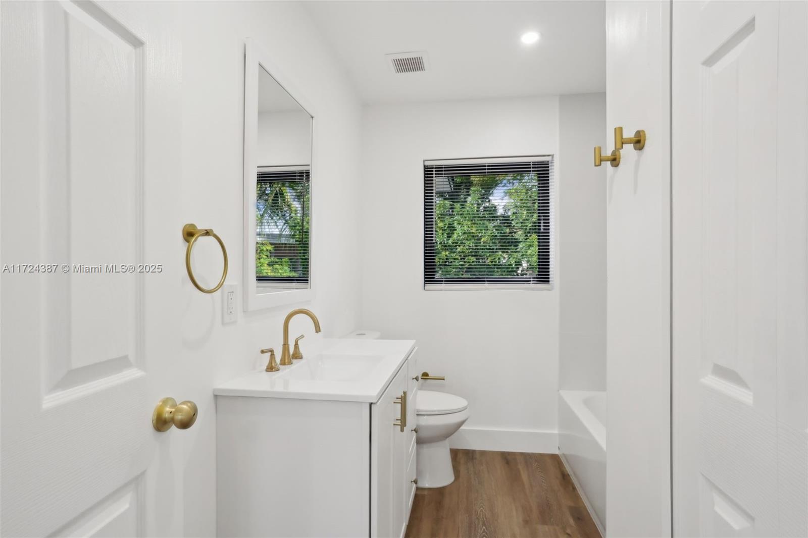 ROLLING GREEN - Residential Lease