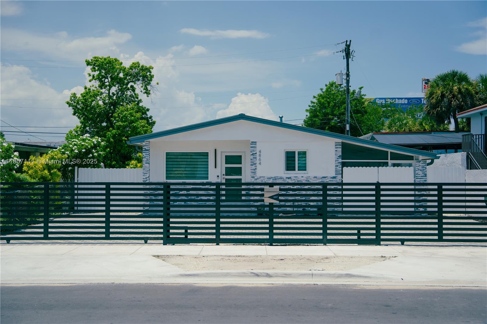 This versatile 3 Bed/2 Bath home with efficiency (or 2Bed/1 bath with 2 efficiencies) offers not just comfort, but opportunity! Imagine living in the main home while your efficiencies bring in extra income. Enjoy peace of mind with a new roof & A/C (2021), impact windows, and a spacious 5,000 sq. ft. lot with room for multiple cars.
Bright, inviting, and full of potential—this home won’t last!