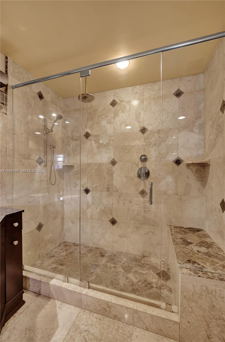 FLORIAN ISLES - Residential