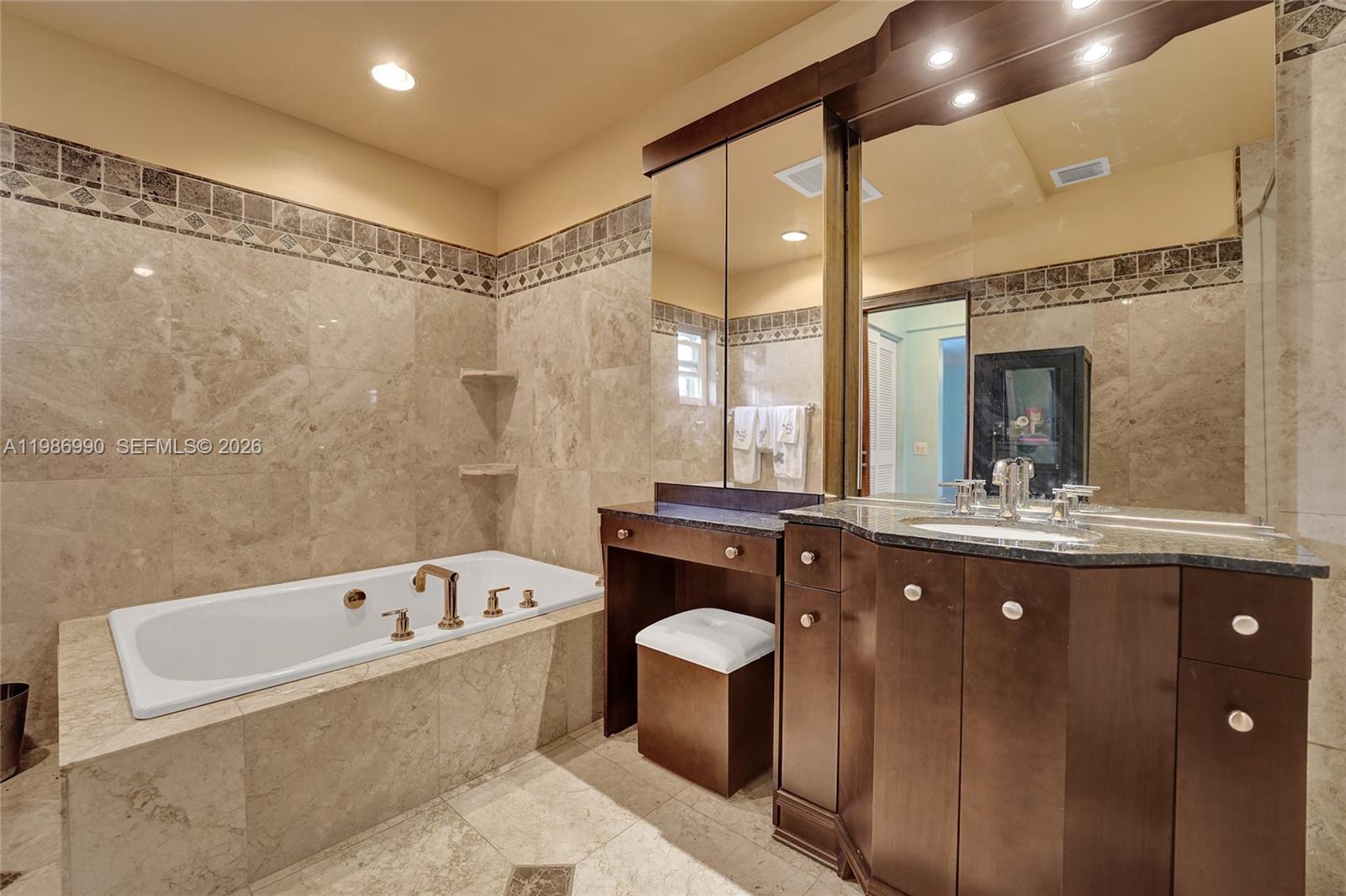 FLORIAN ISLES - Residential