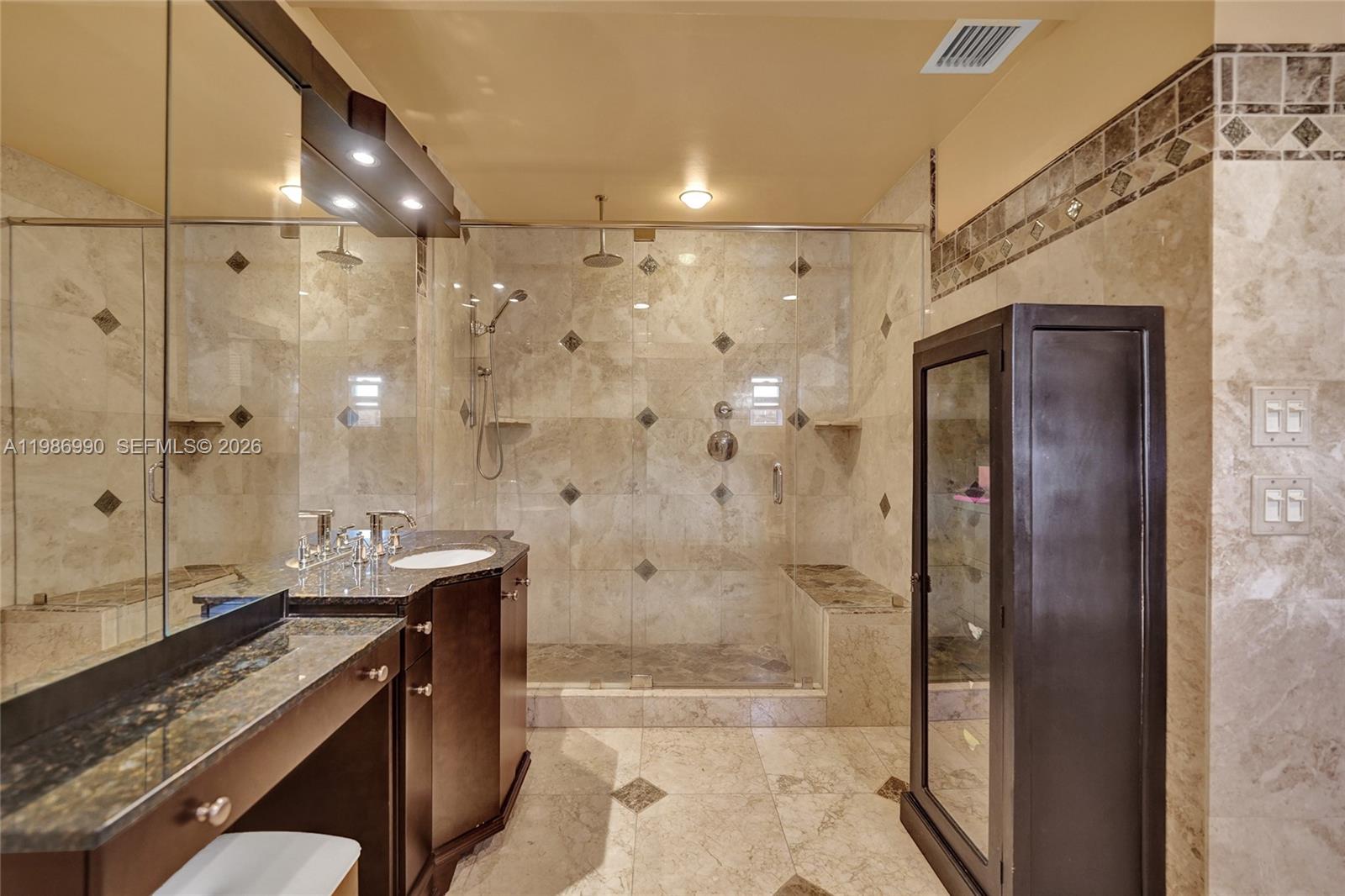 FLORIAN ISLES - Residential