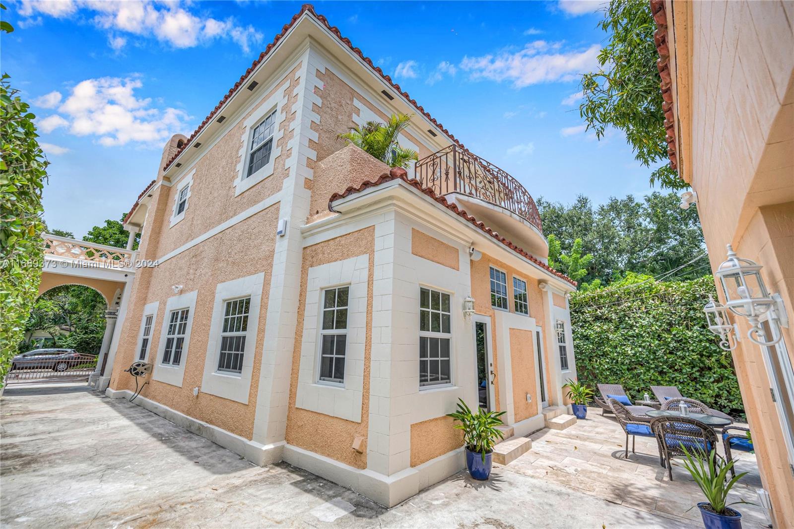 BILTMORE SUB - Residential Lease