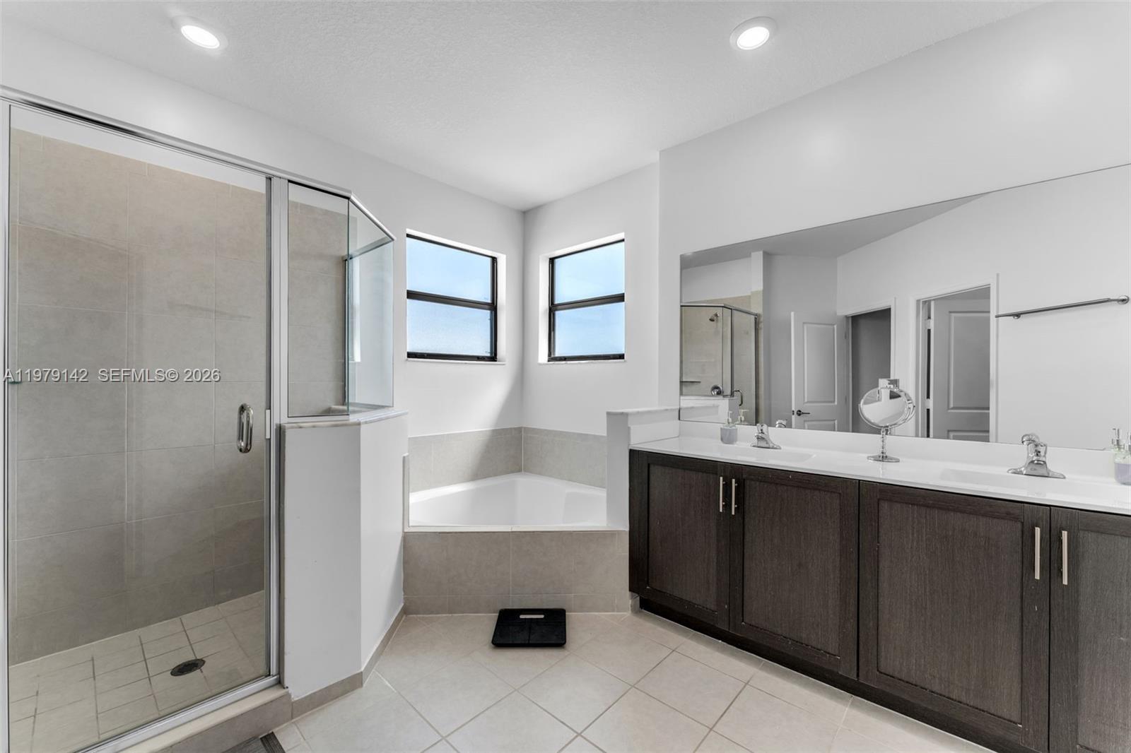 PINE ISLE - Residential