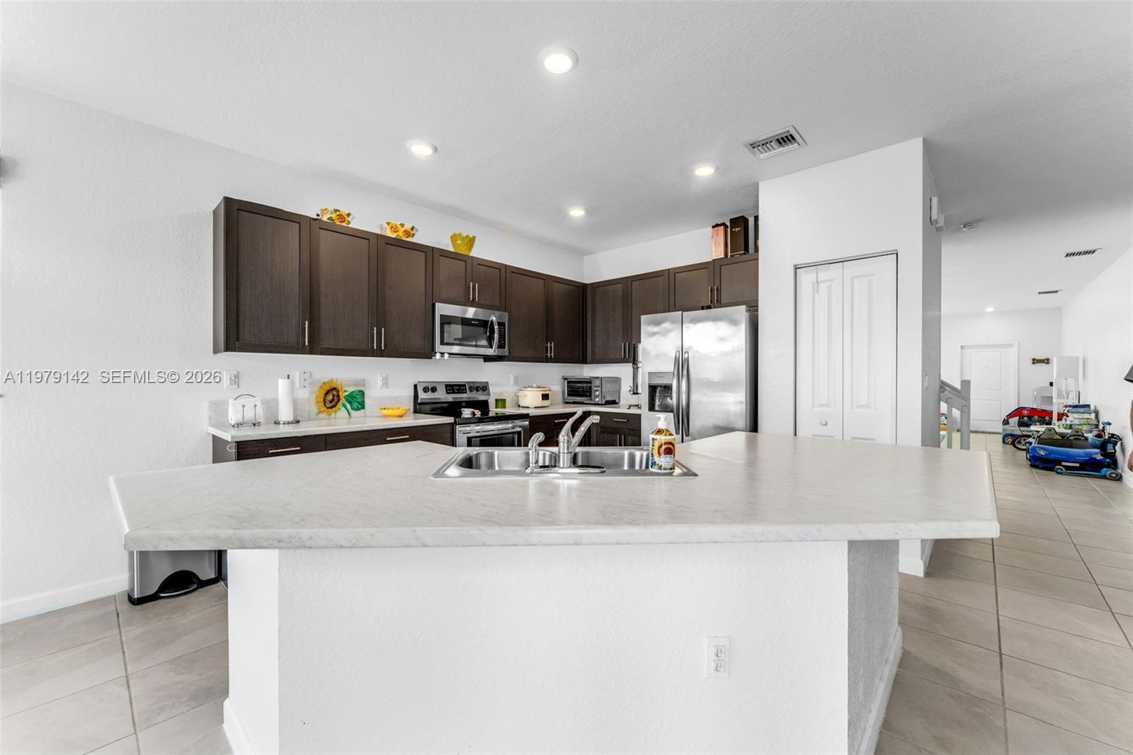 PINE ISLE - Residential