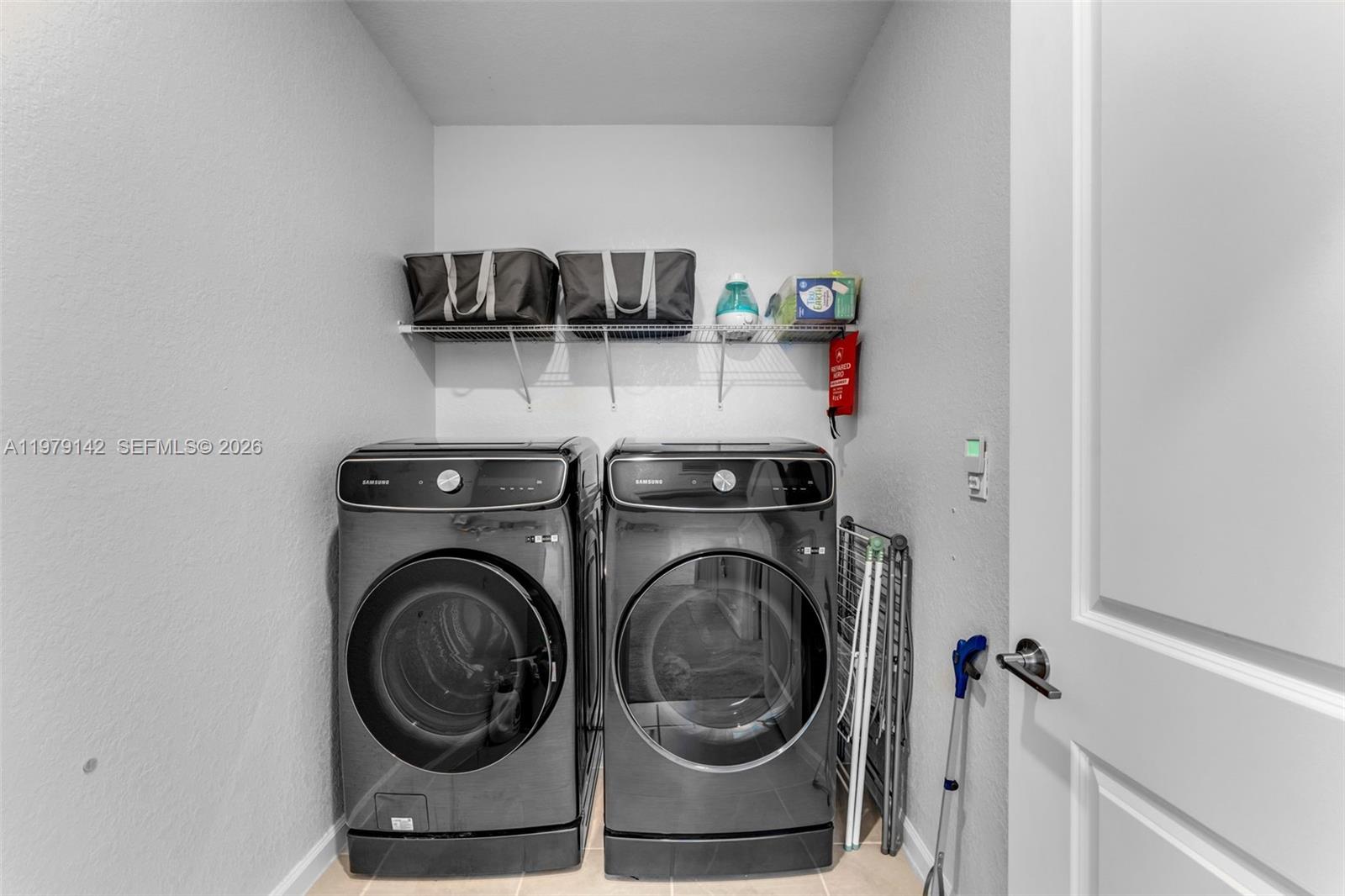 PINE ISLE - Residential