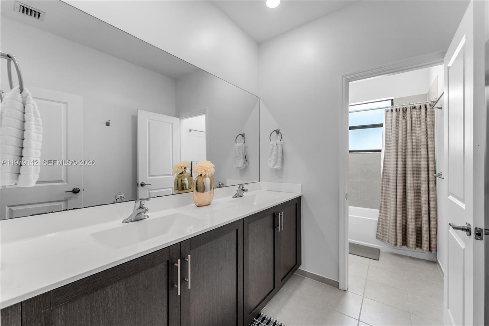 PINE ISLE - Residential