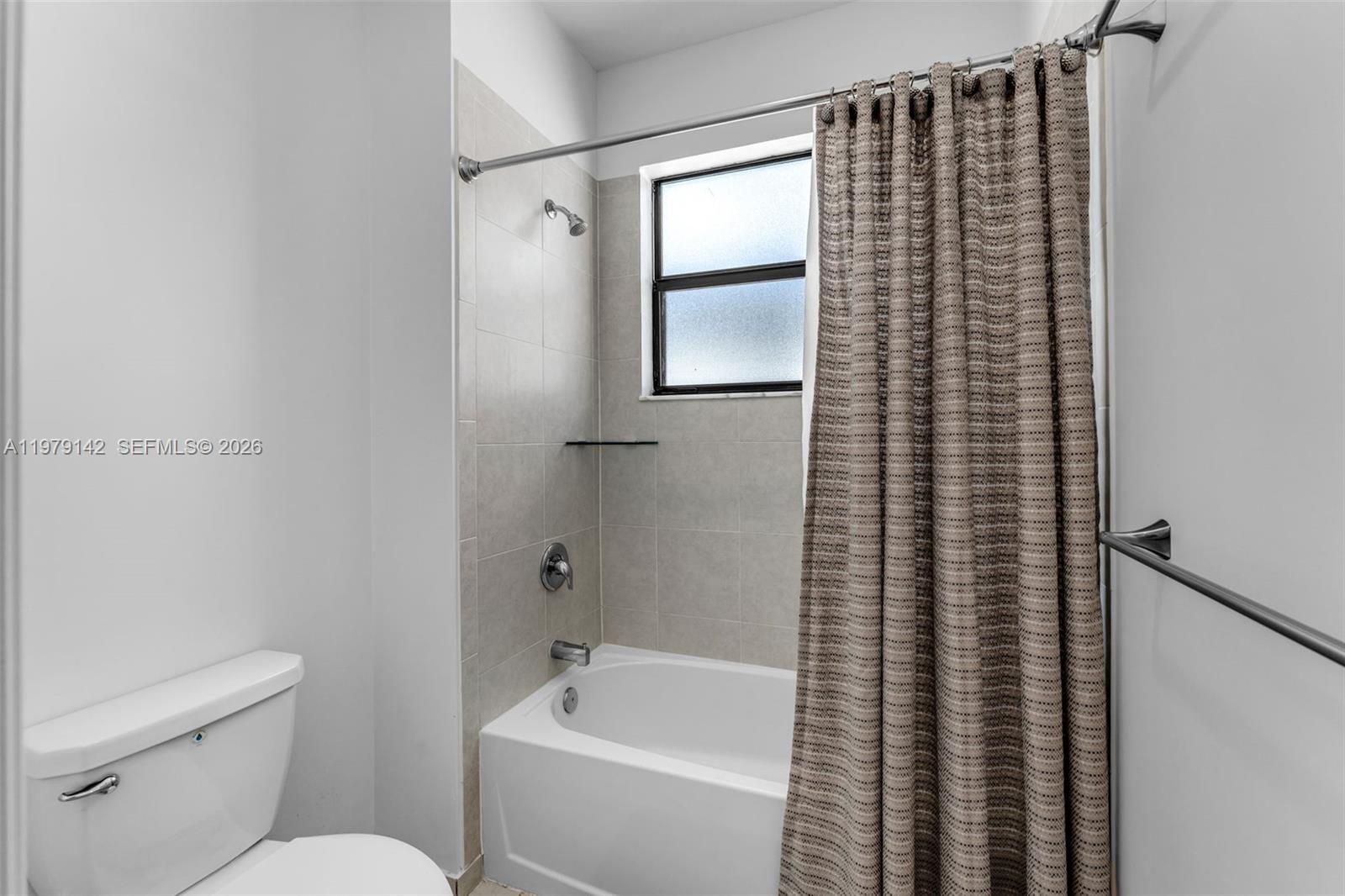 PINE ISLE - Residential