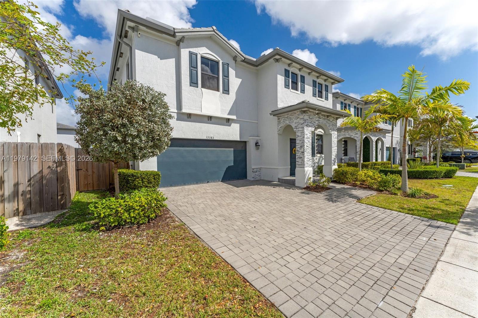 PINE ISLE - Residential