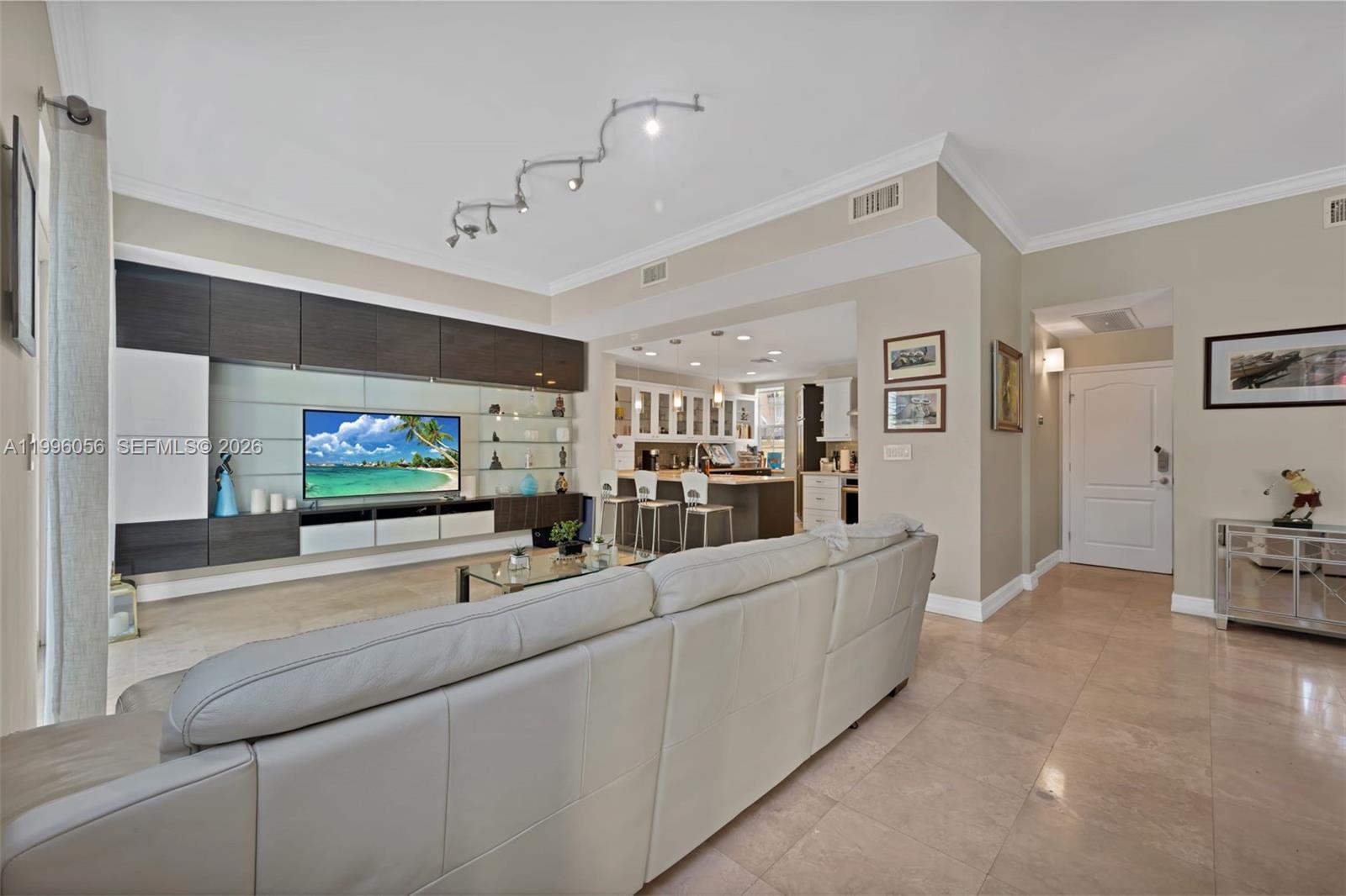 AVENTURA BAY TOWNHOMES - Residential