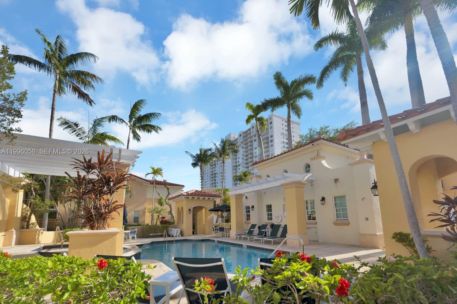 AVENTURA BAY TOWNHOMES - Residential