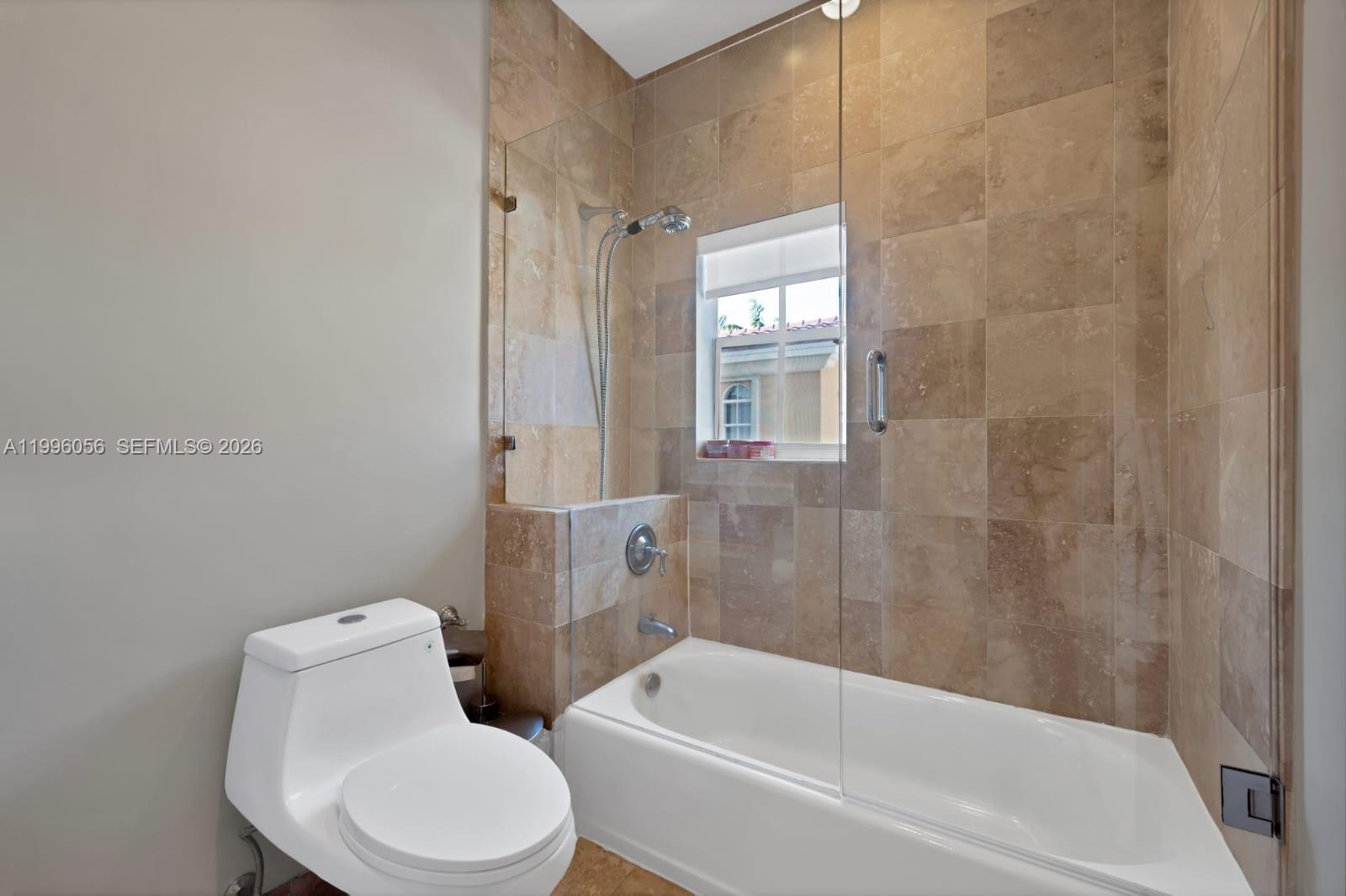 AVENTURA BAY TOWNHOMES - Residential