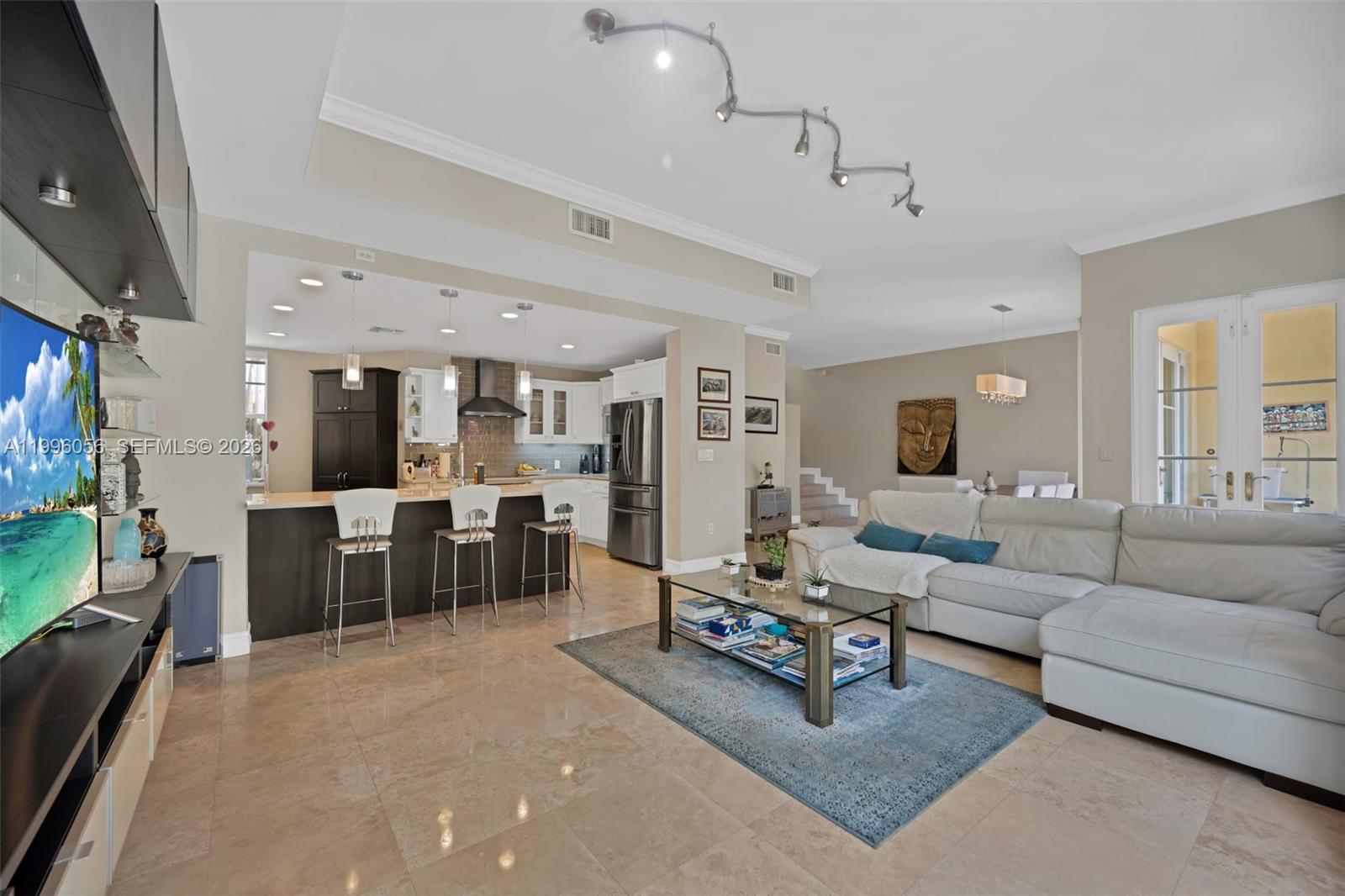 AVENTURA BAY TOWNHOMES - Residential