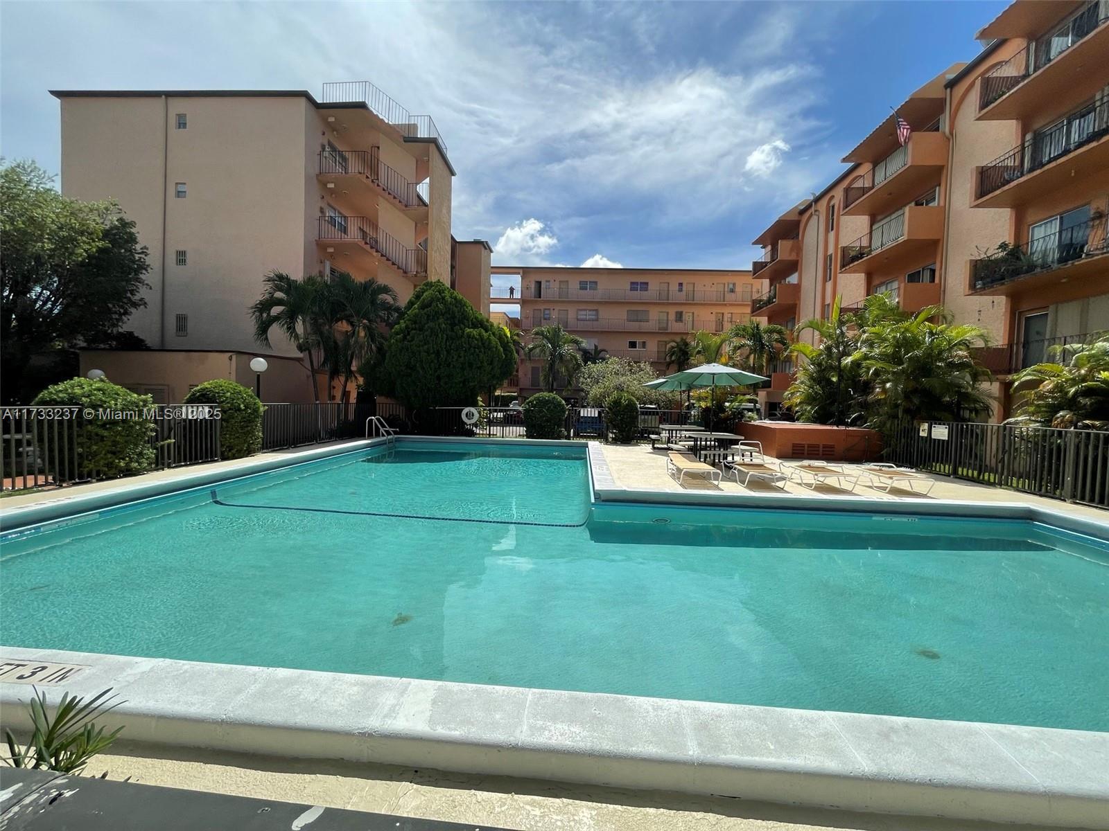 1950 W 54th St 112, Hialeah, Miami-Dade County, Florida - 2 Bedrooms  
2 Bathrooms - 