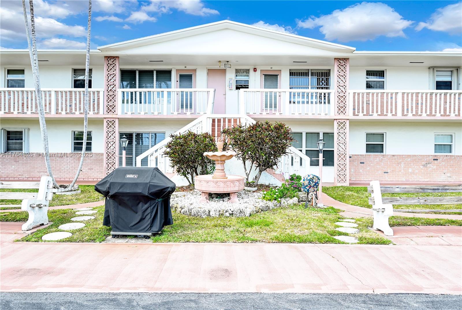 Property for Sale at 1300 N 12th Ct 6A, Hollywood, Broward County, Florida - Bedrooms: 1 
Bathrooms: 1  - $153,000