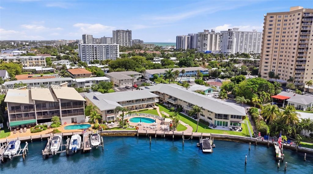 Photo of 3216 SE 12th St #8, Pompano Beach, FL 33062 (MLS # A12002886)