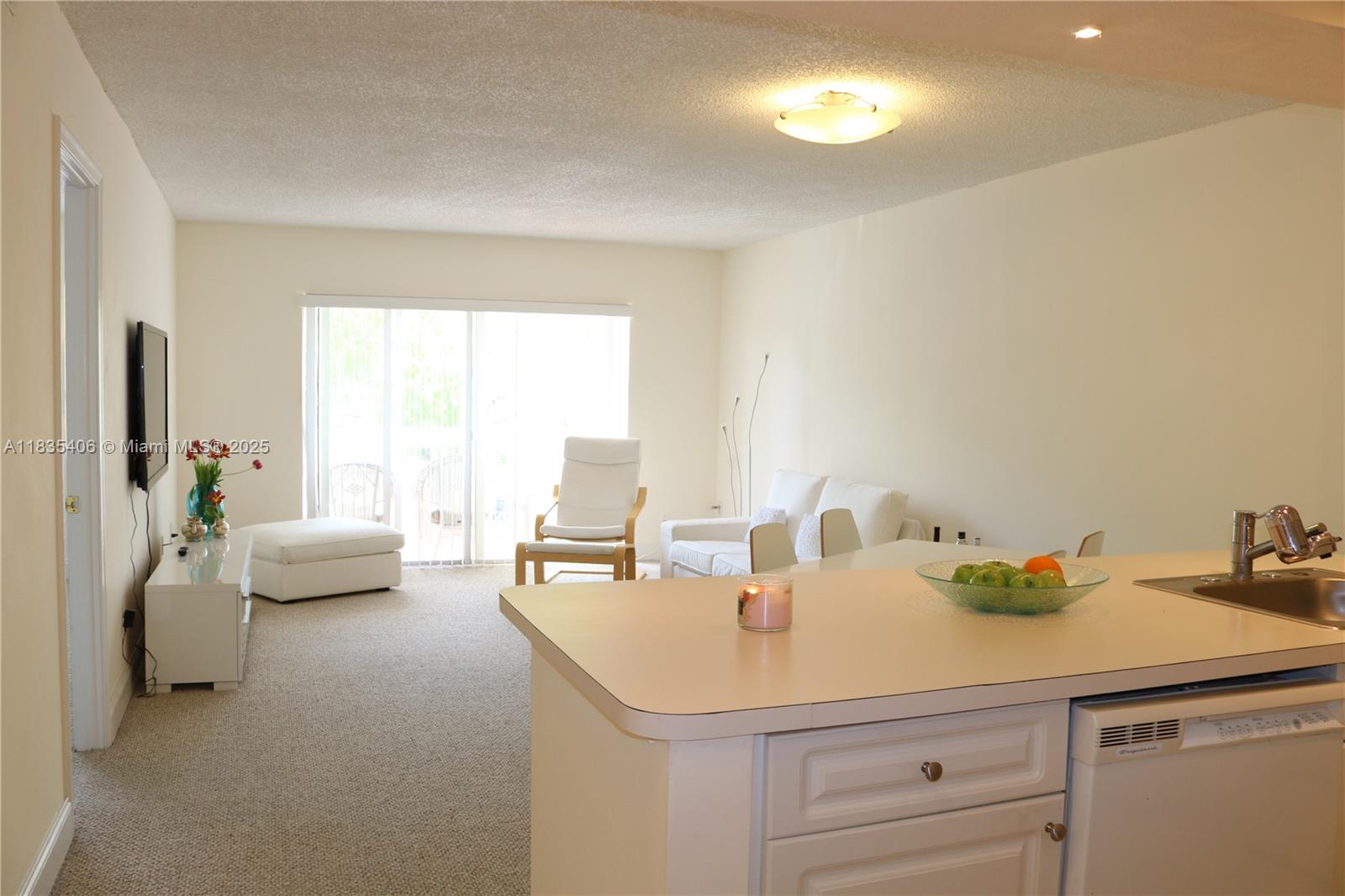 VILLAGE OF KINGS CREEK CO - Residential Lease