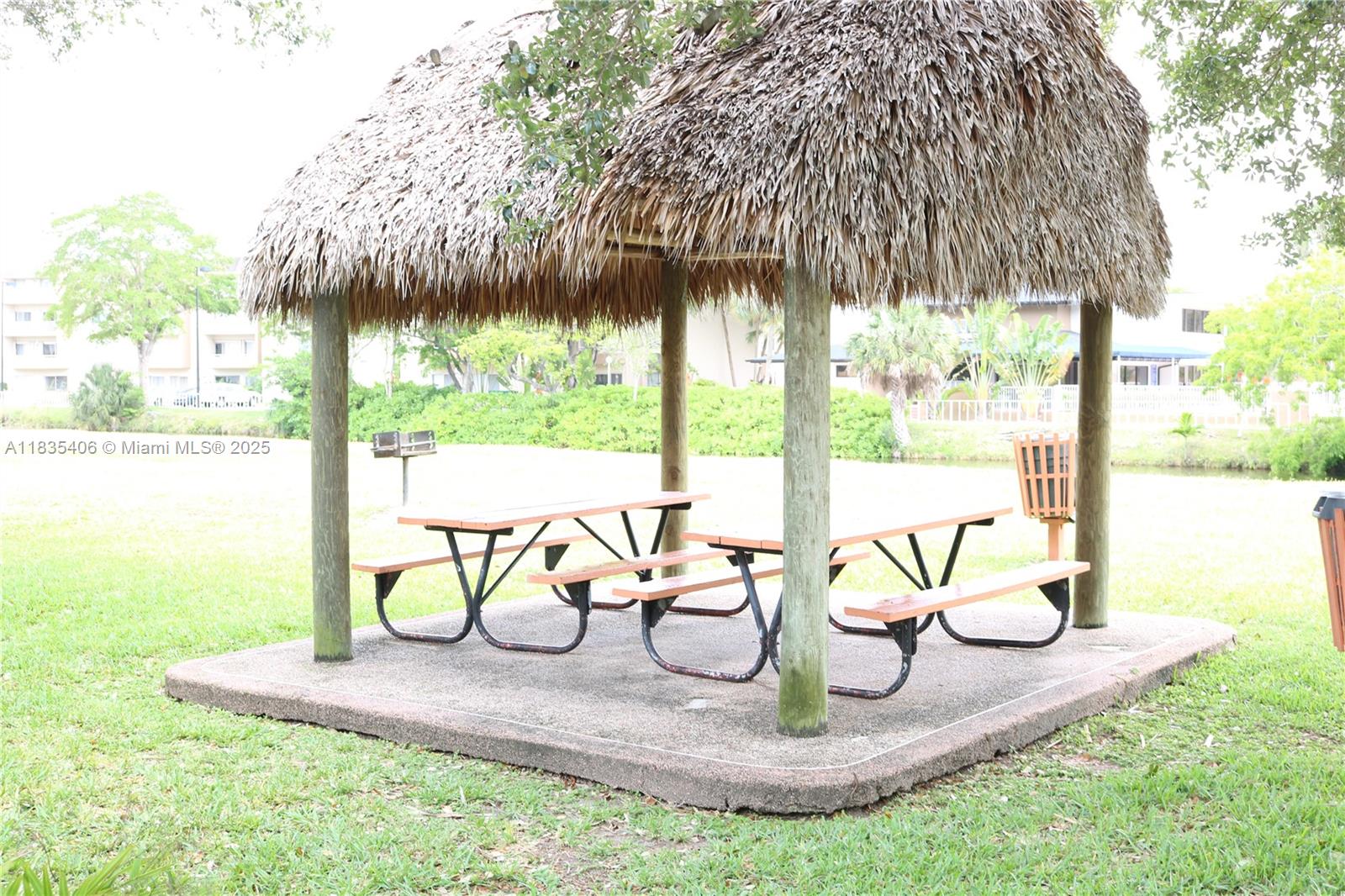 VILLAGE OF KINGS CREEK CO - Residential Lease