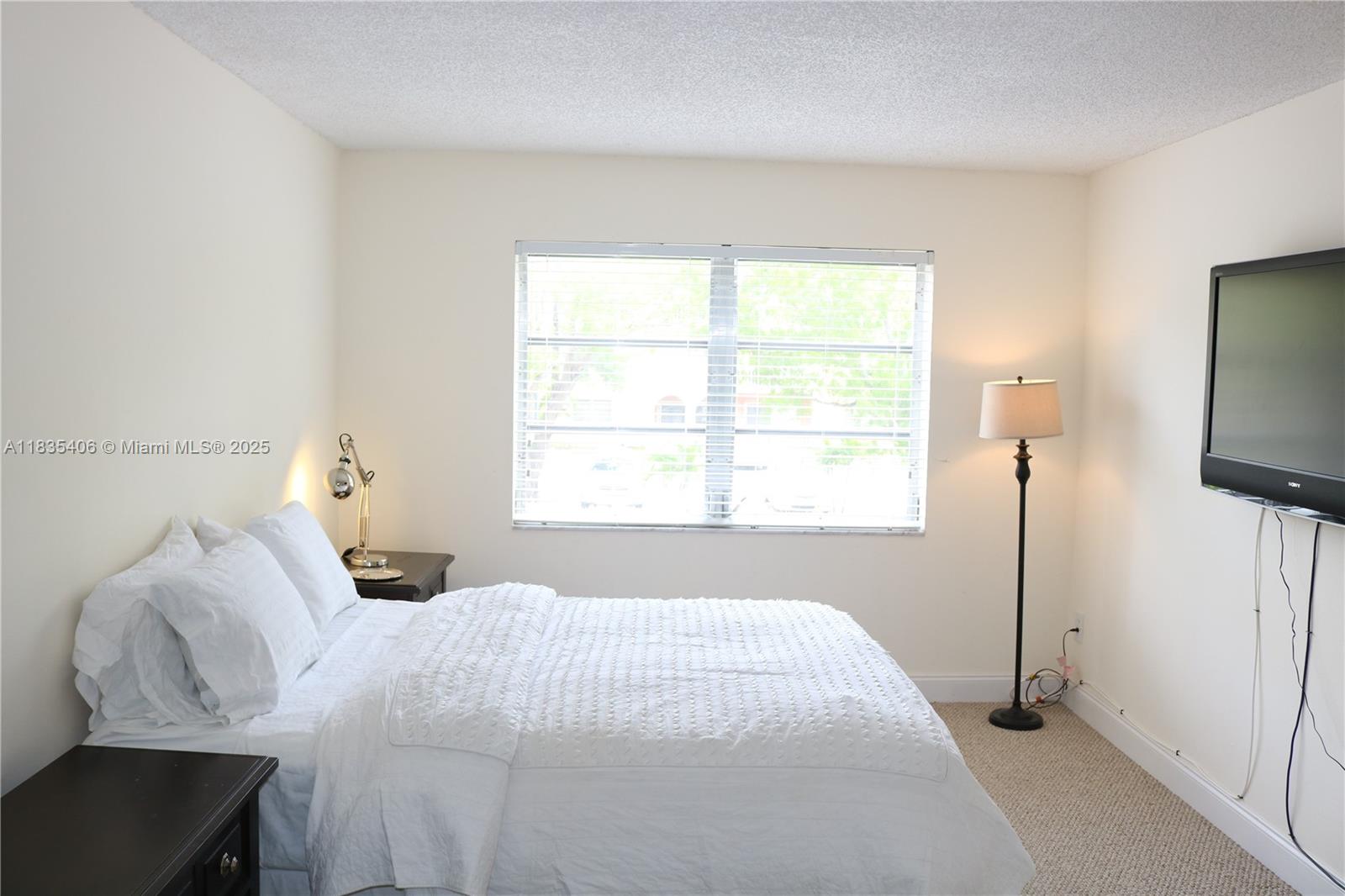 VILLAGE OF KINGS CREEK CO - Residential Lease