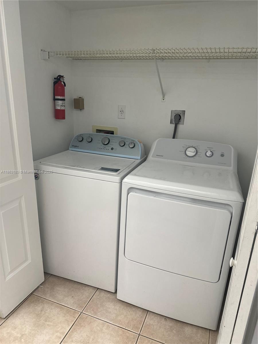 KEYS GATE CONDO NO THREE - Residential