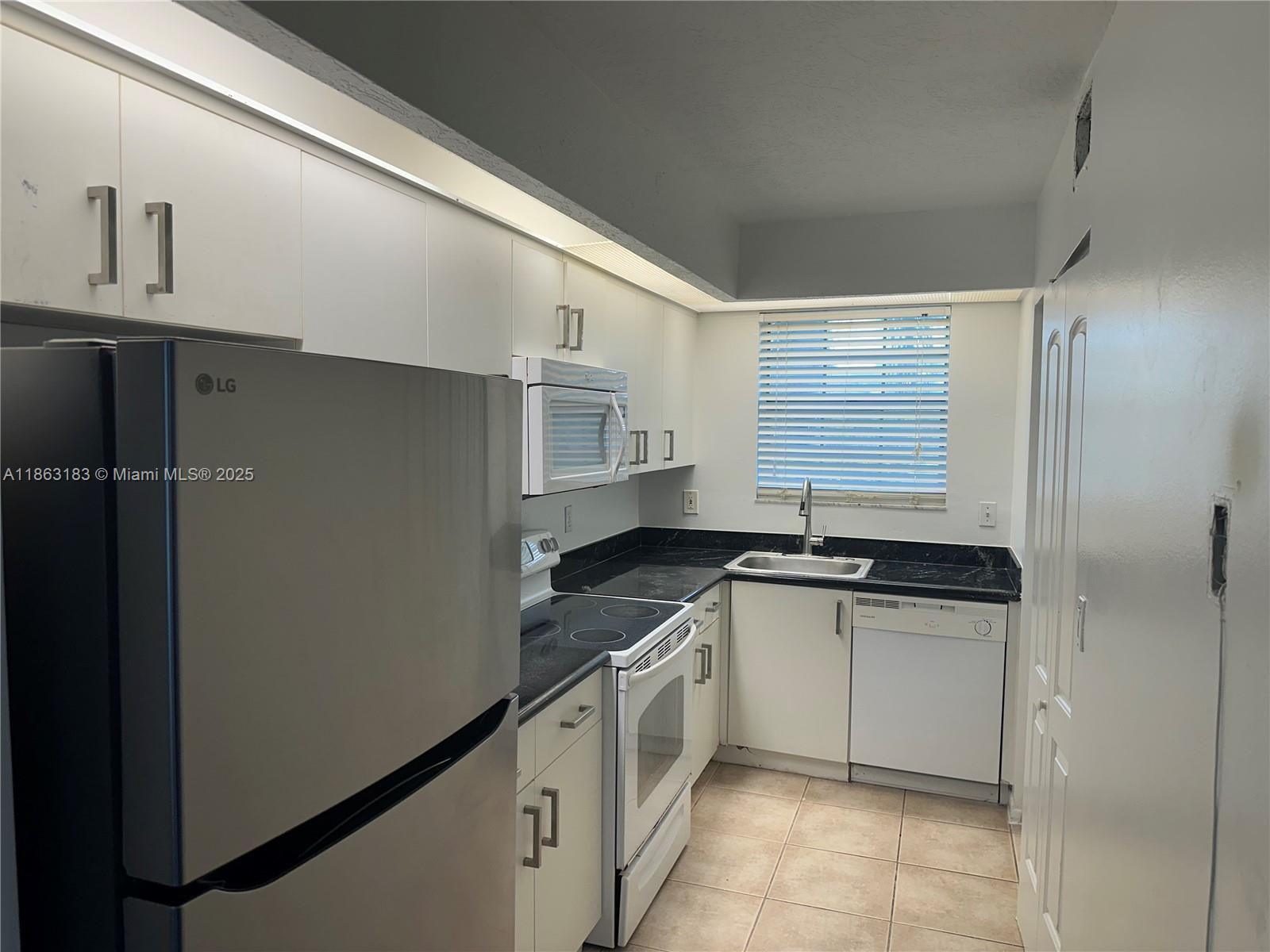 KEYS GATE CONDO NO THREE - Residential