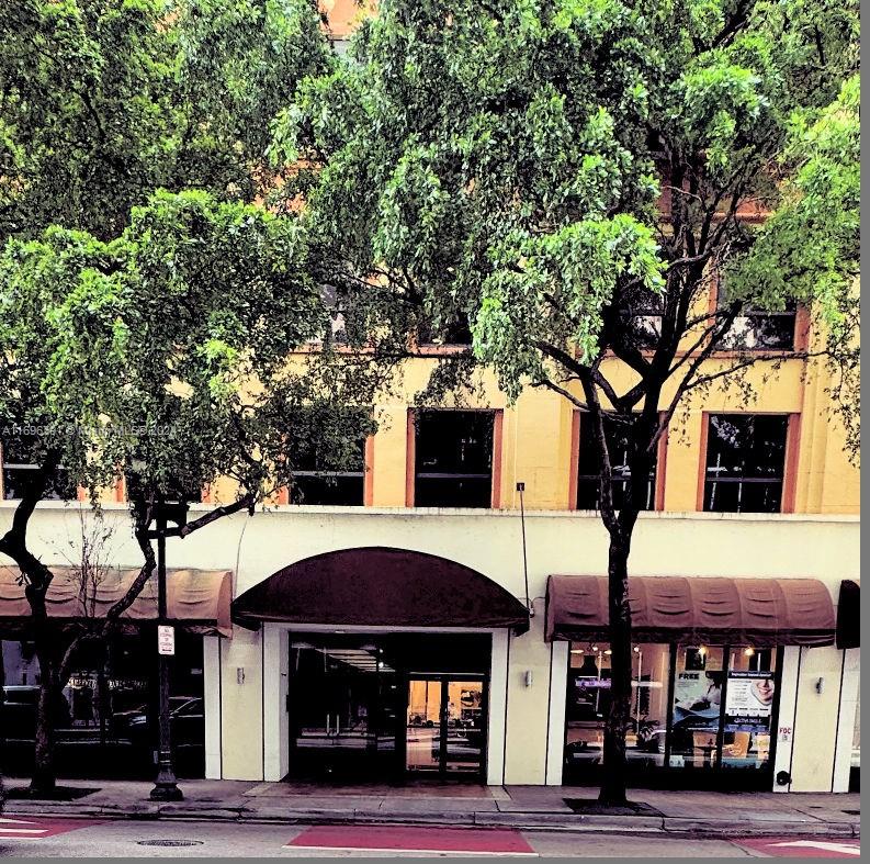 BROKER’S LLC is proud to present the exclusive lease of an office in the historical Huntington building in the heart of downtown Miami. The building has been recently renovated and has passed all the Miami building department requirements. Located on the 12th floor, it has eight office spaces, one conference room, and one bathroom. The space is available for lease at $4,000 per month or $2,100 per month for half the space, offering flexibility to suit your needs. This prime office location combines a prestigious downtown address with versatile functionality, making it ideal for professionals seeking a central hub in Miami’s vibrant business district. Don’t miss the chance to elevate your business presence in this sought-after space.