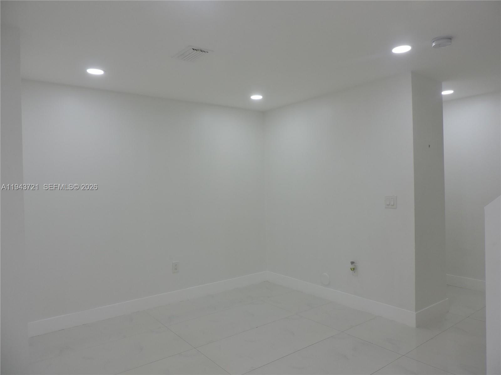 WEITZER SERENA LAKES TOWN - Residential Lease