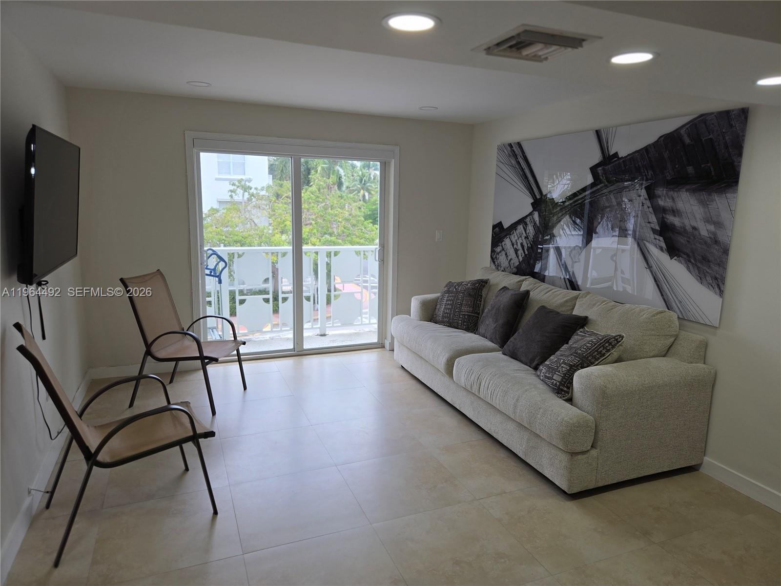 JEFFERSON PARK CONDO - Residential Lease