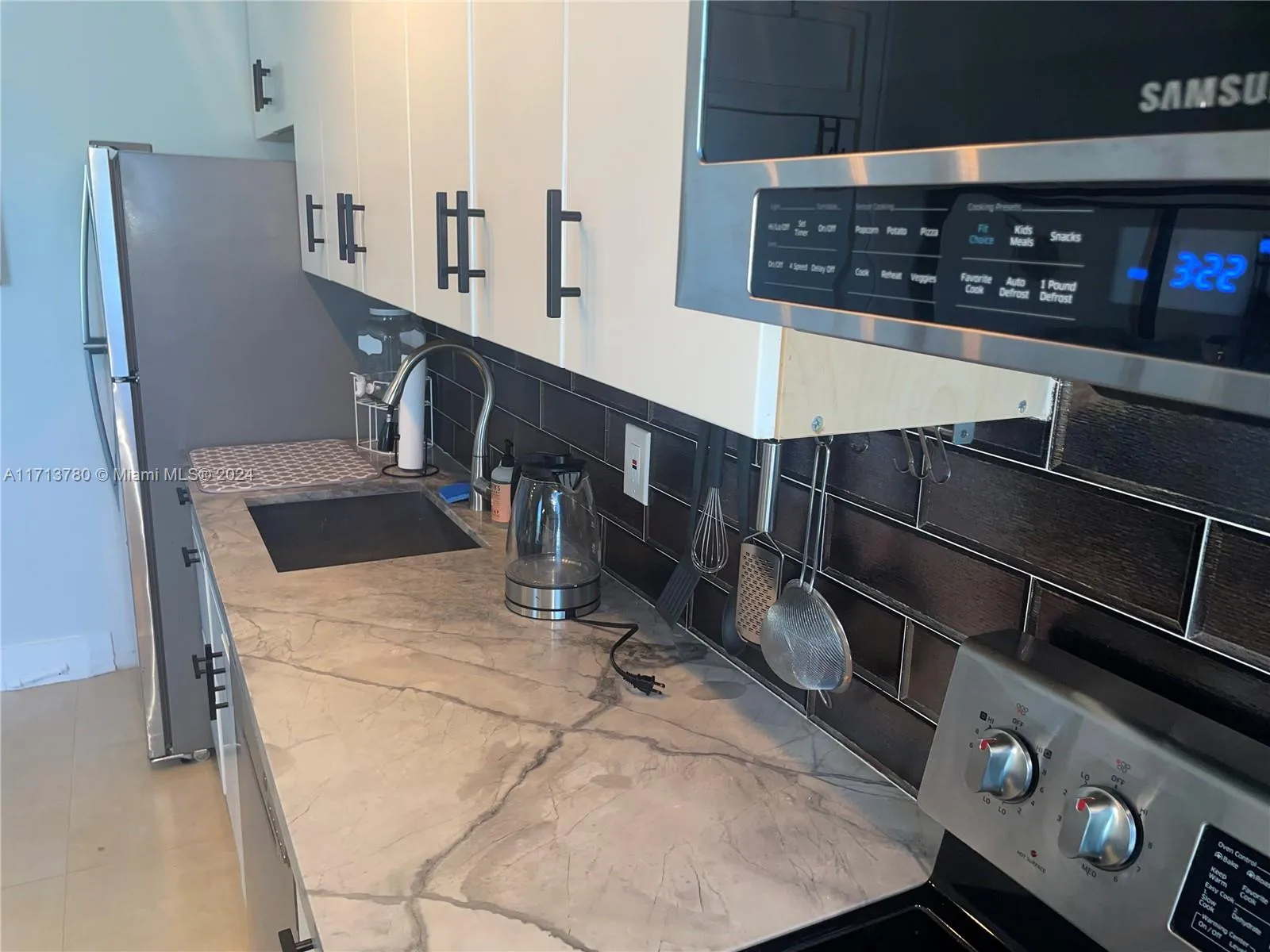 Miami Beach, Florida 33139, United States, ,1 BathroomBathrooms,Residential,Pending,24561