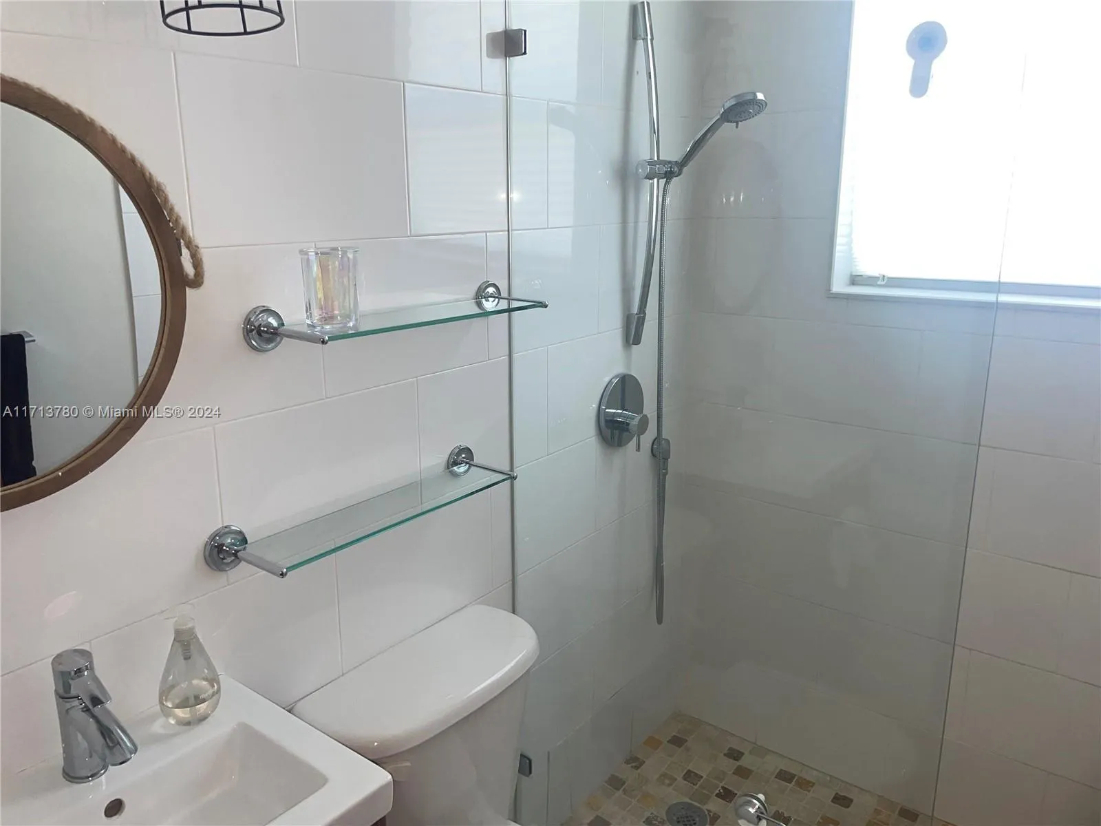 Miami Beach, Florida 33139, United States, ,1 BathroomBathrooms,Residential,Pending,24561