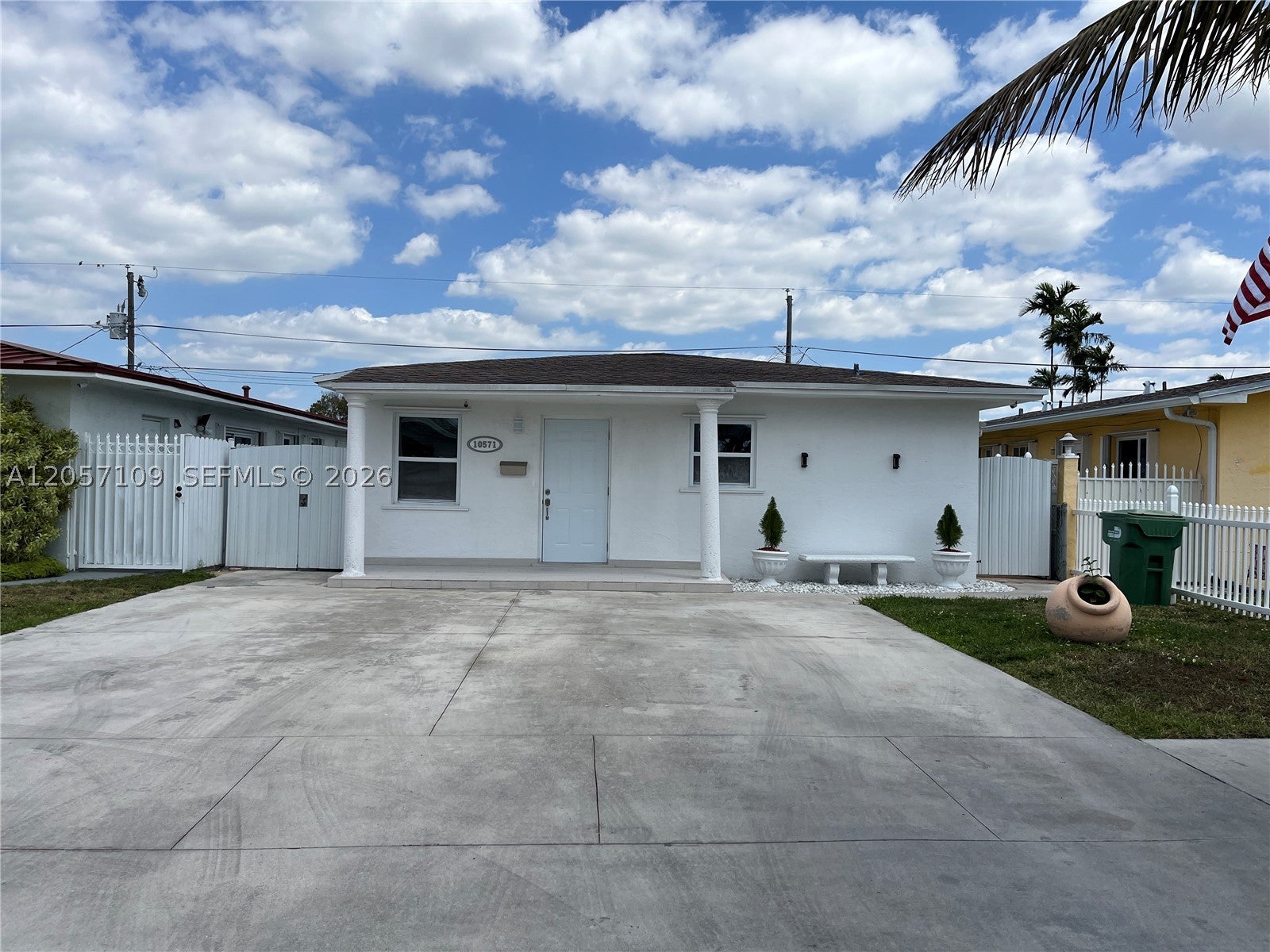 10571 SW 27th St, Miami FL 33165