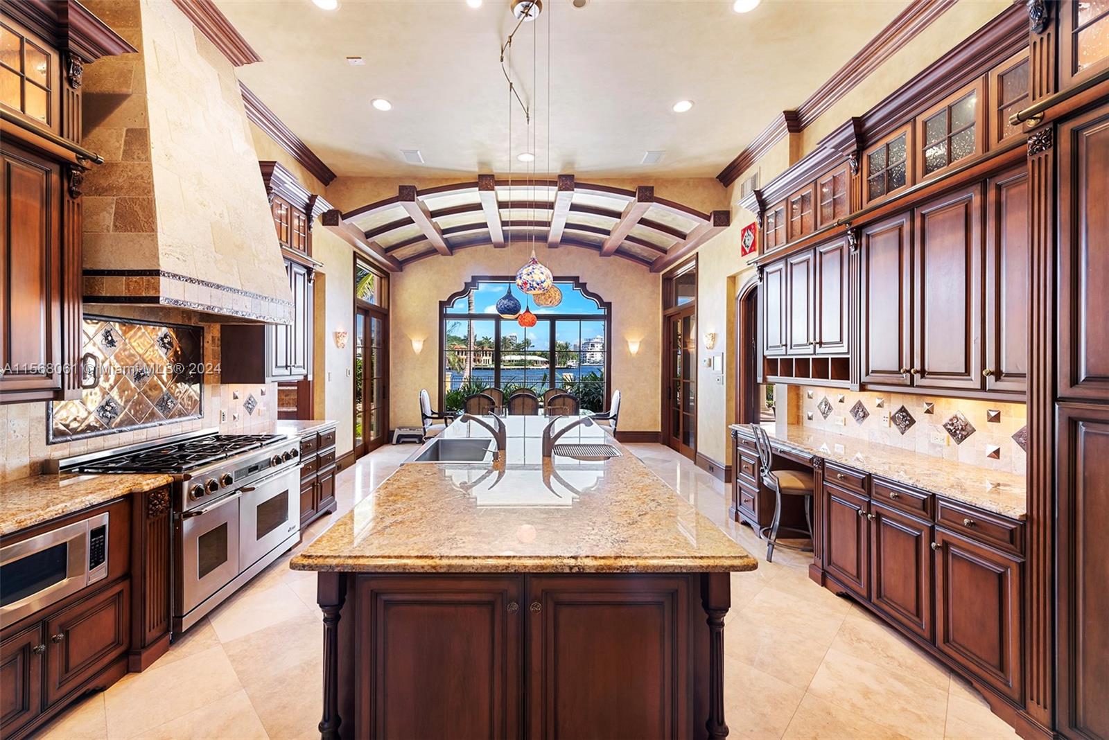 LAUDERDALE ISLES RE-AMEND - Residential